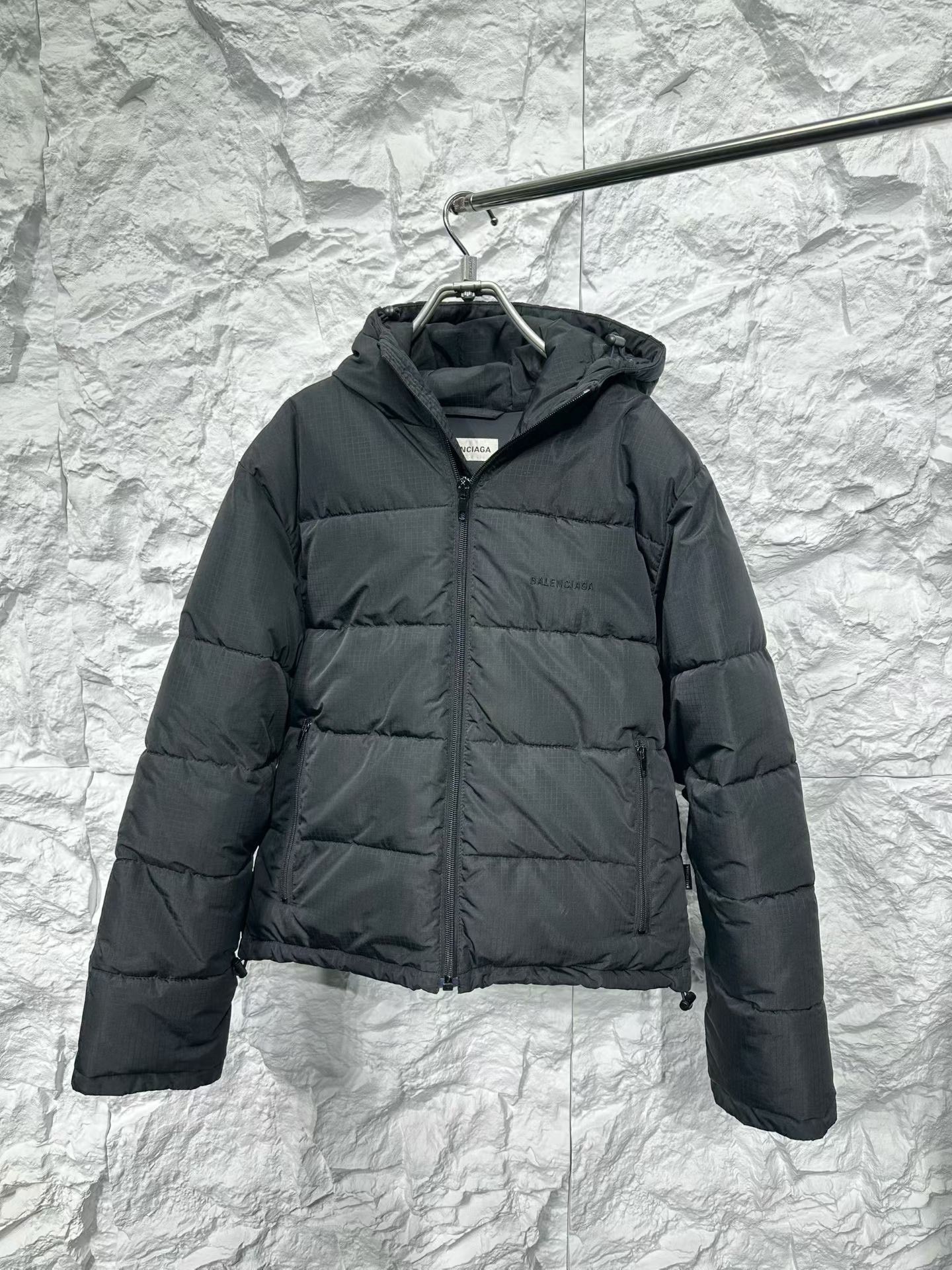 Balenciaga Balenciaga Embroidered Logo Hooded Puffer Size 34 Size XS / US 0-2 / IT 36-38 - 2 Thumbnail