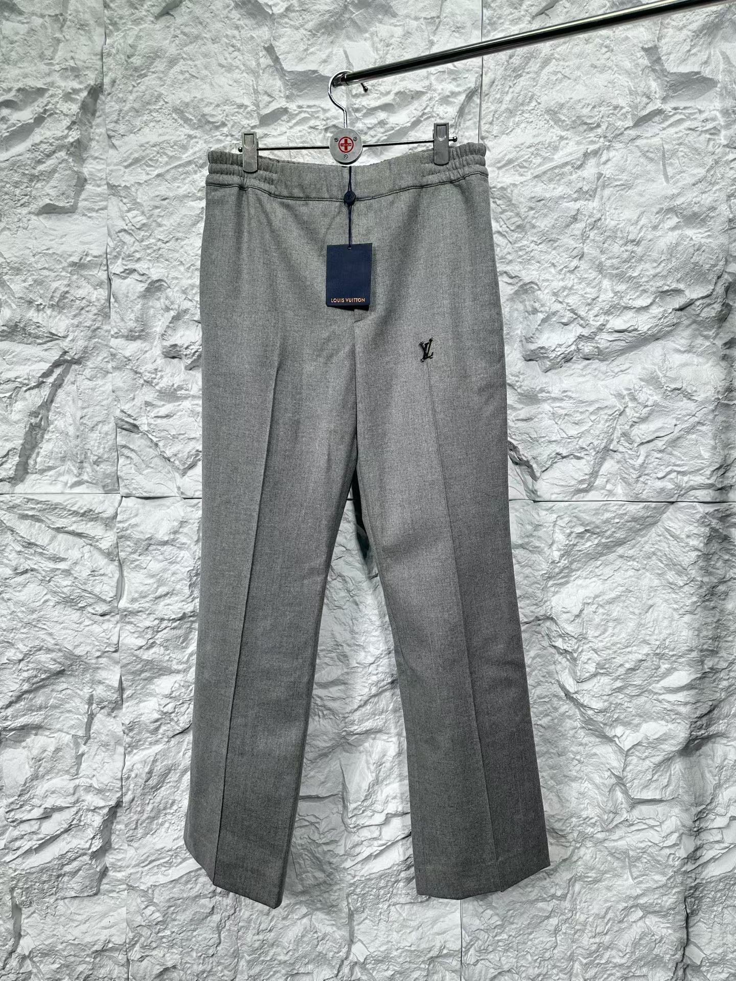 Louis Vuitton Louis Vuitton Metal Logo Grey Wool Casual Pants EU 50 Size US 34 / EU 50 - 2 Thumbnail