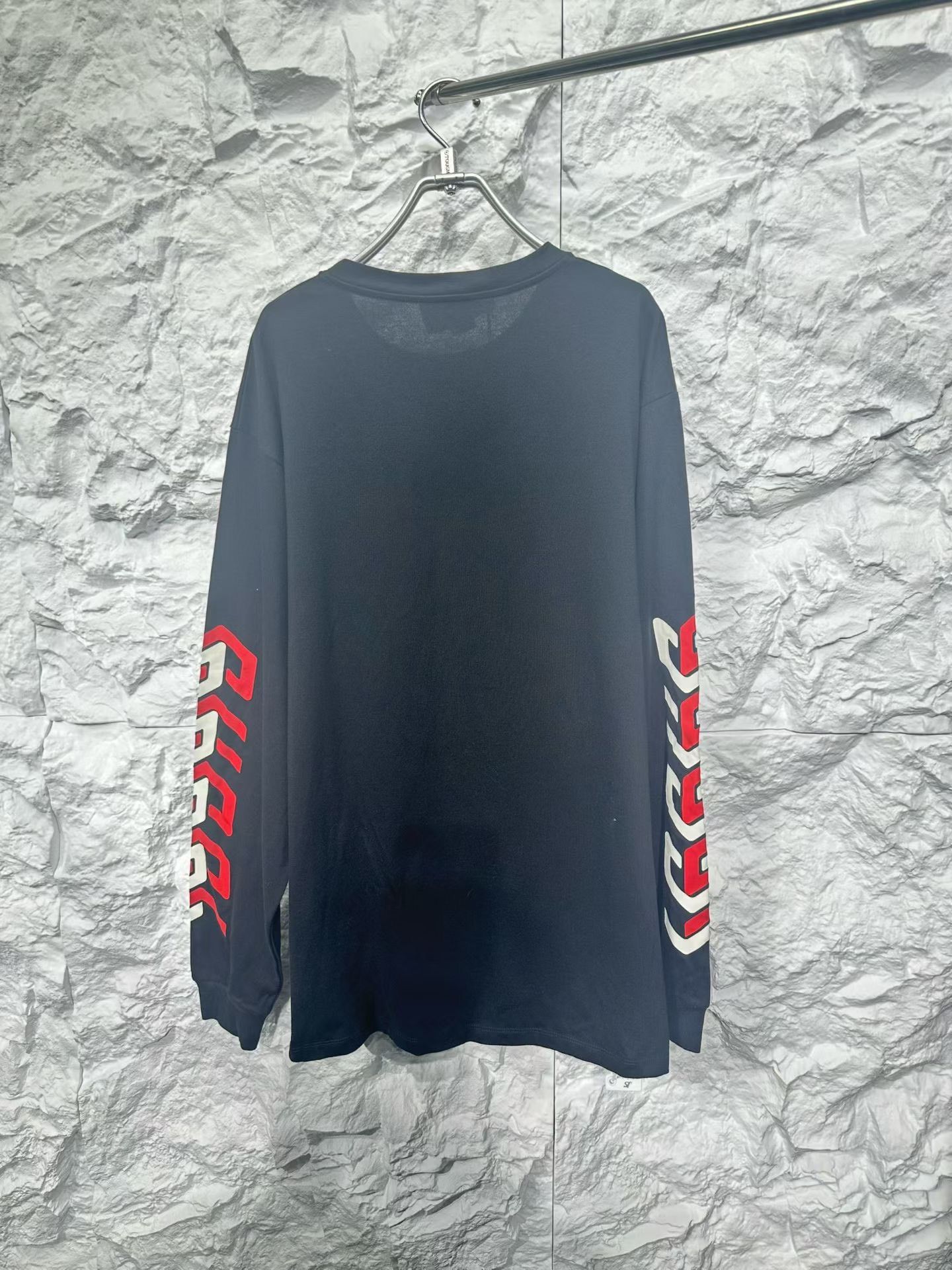Gucci Gucci Graphic Arm Logo Pocket Sweatshirt US M Size US M / EU 48-50 / 2 - 3 Thumbnail