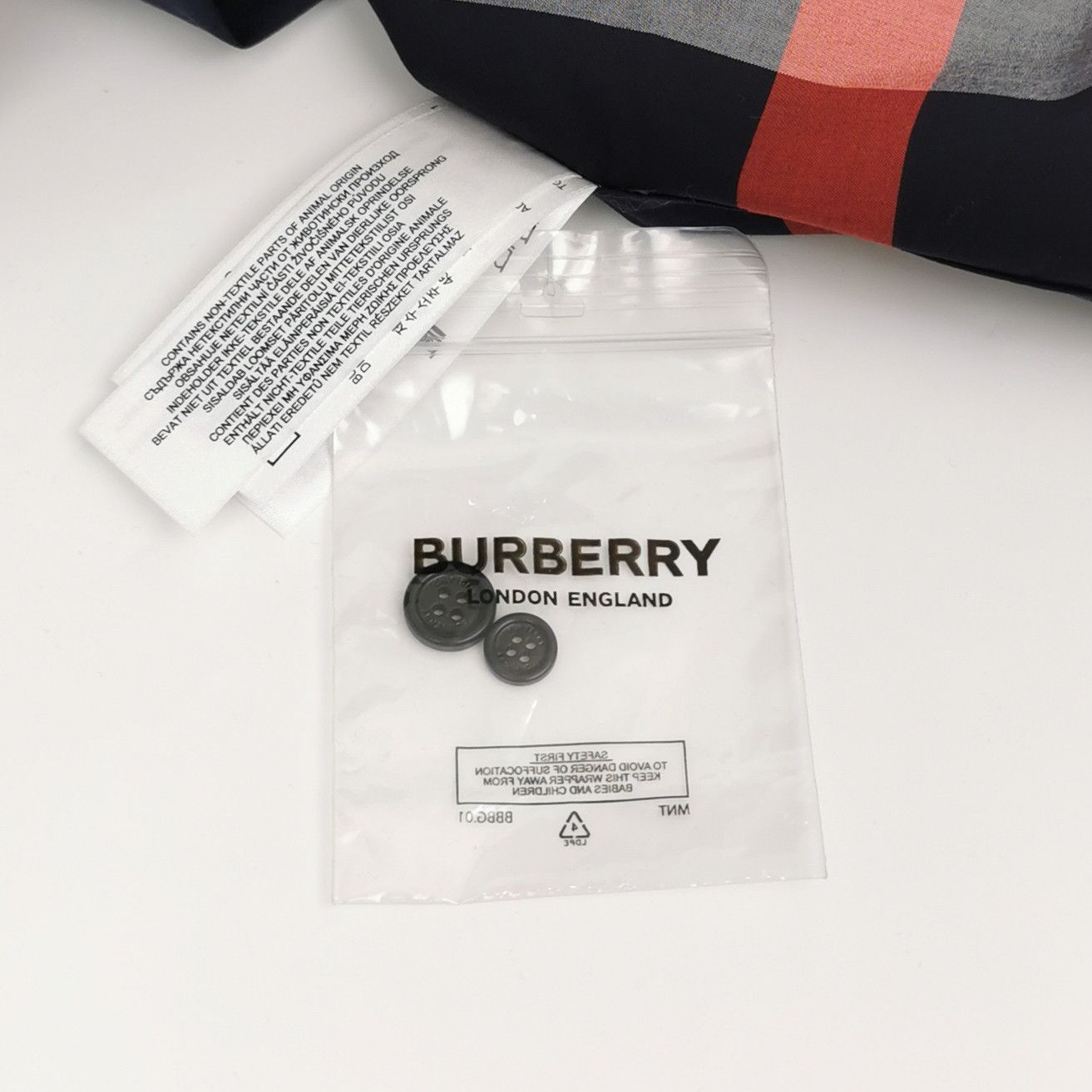 Burberry Burberry Men xs Button Ups Size US XS / EU 42 / 0 - 4 Thumbnail