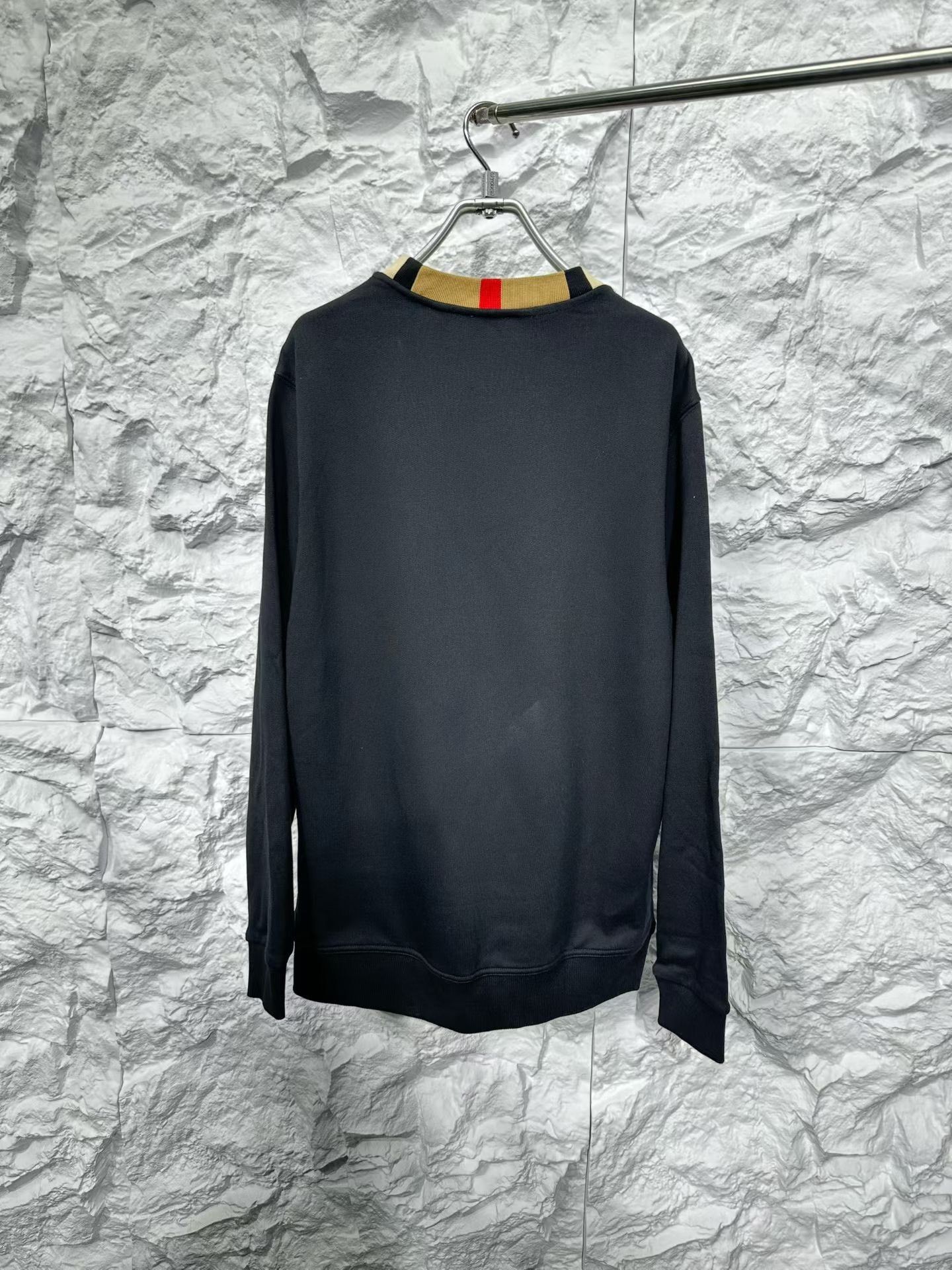 Burberry Burberry Stripe Collar Embroidery Sweatshirt S Size US S / EU 44-46 / 1 - 3 Thumbnail