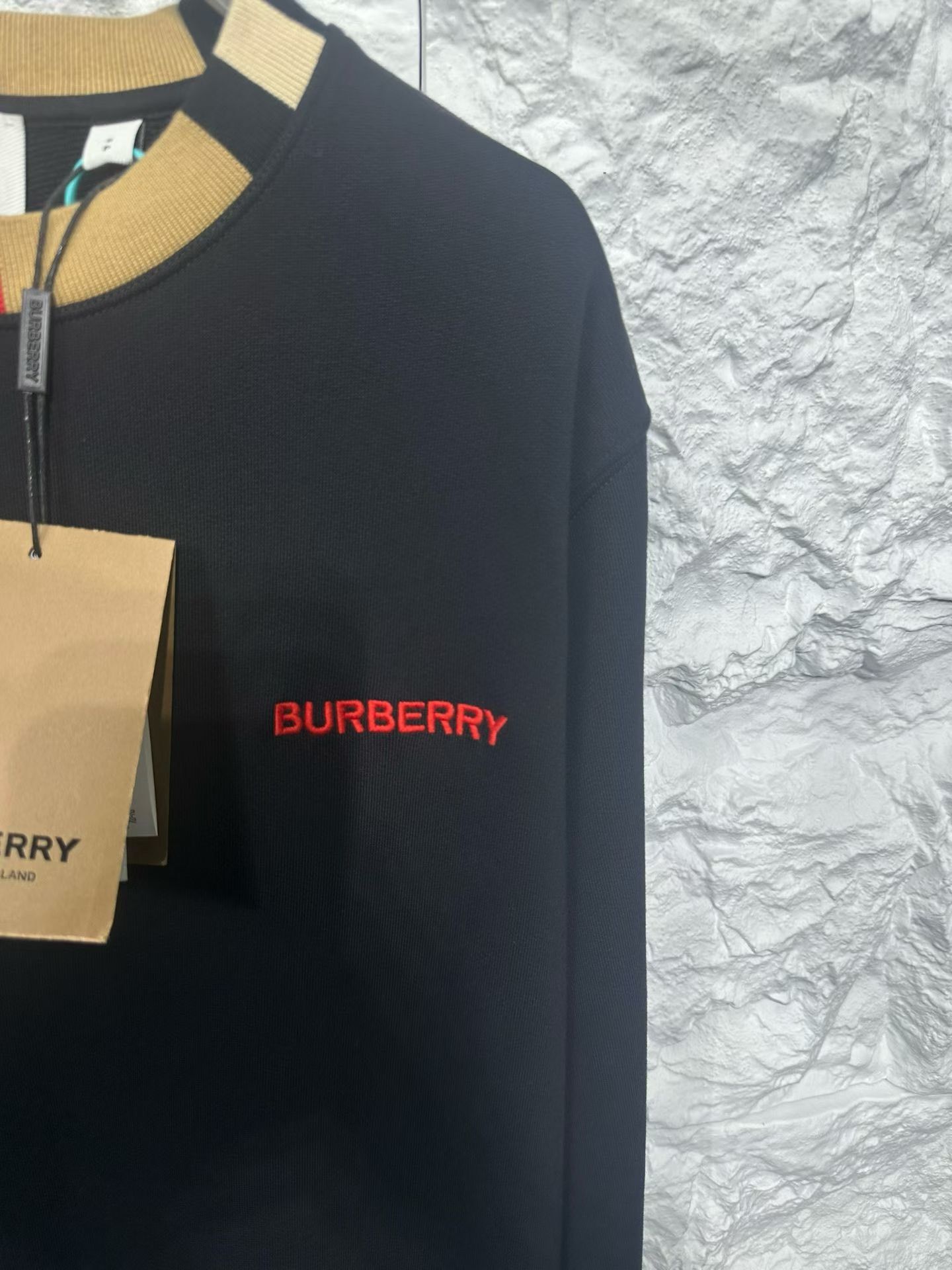 Burberry Burberry Stripe Collar Embroidery Sweatshirt S Size US S / EU 44-46 / 1 - 4 Thumbnail