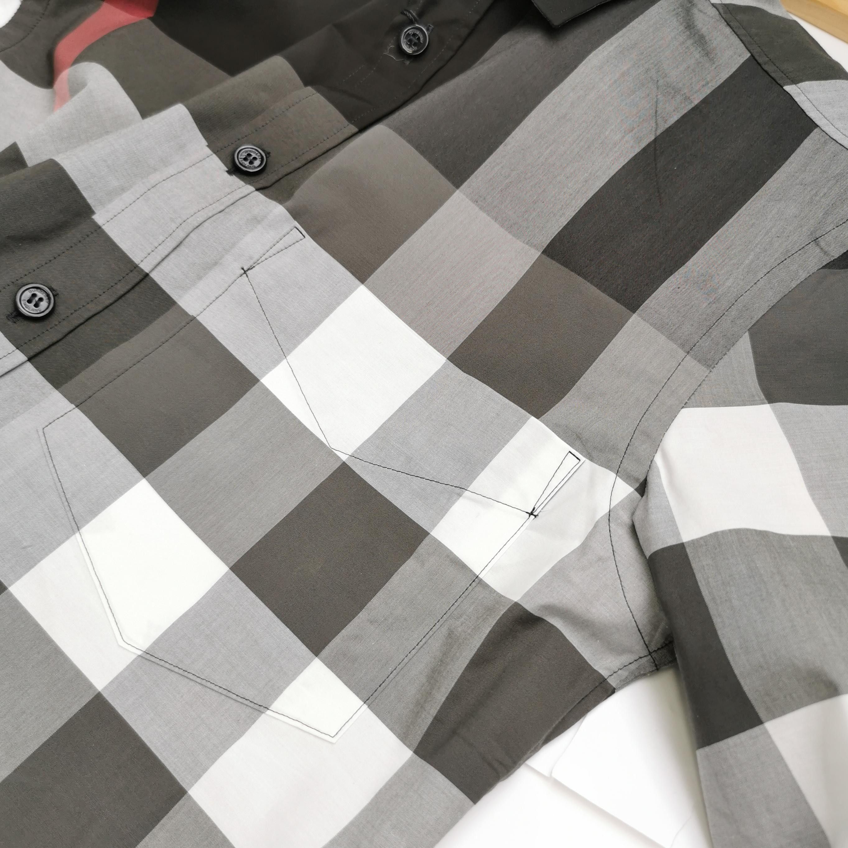 Burberry Burberry Men xs Button Ups Size US XS / EU 42 / 0 - 6 Thumbnail