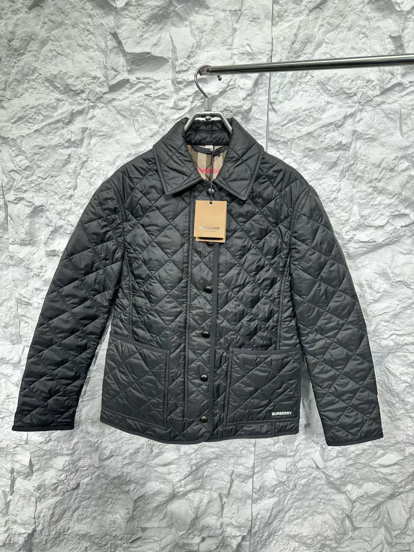 Burberry Burberry Diamond Quilted Jacket XS Size XS / US 0-2 / IT 36-38 - 2 Thumbnail