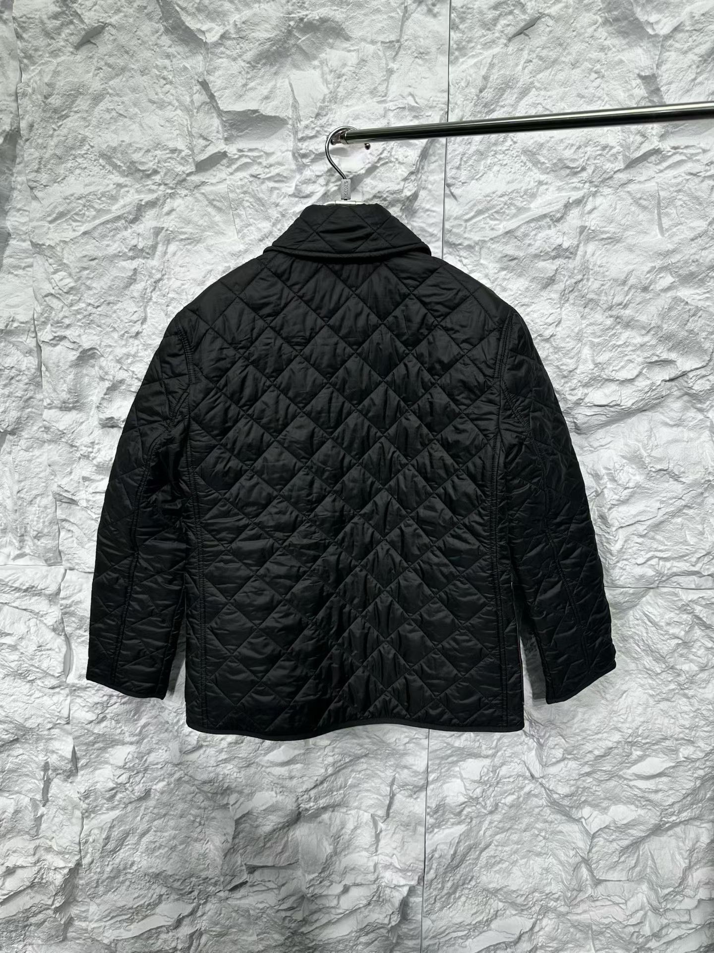 Burberry Burberry Diamond Quilted Jacket XS Size XS / US 0-2 / IT 36-38 - 3 Thumbnail