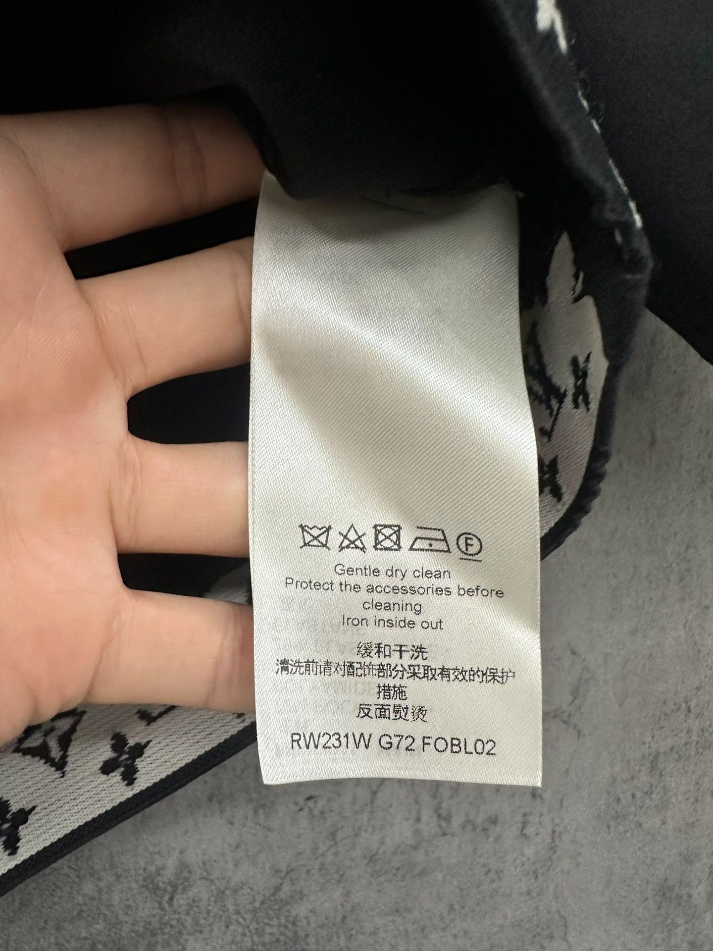 Louis Vuitton Louis Vuitton Monogram Hem Crop Top Size 34 Size XS / US 0-2 / IT 36-38 - 4 Thumbnail
