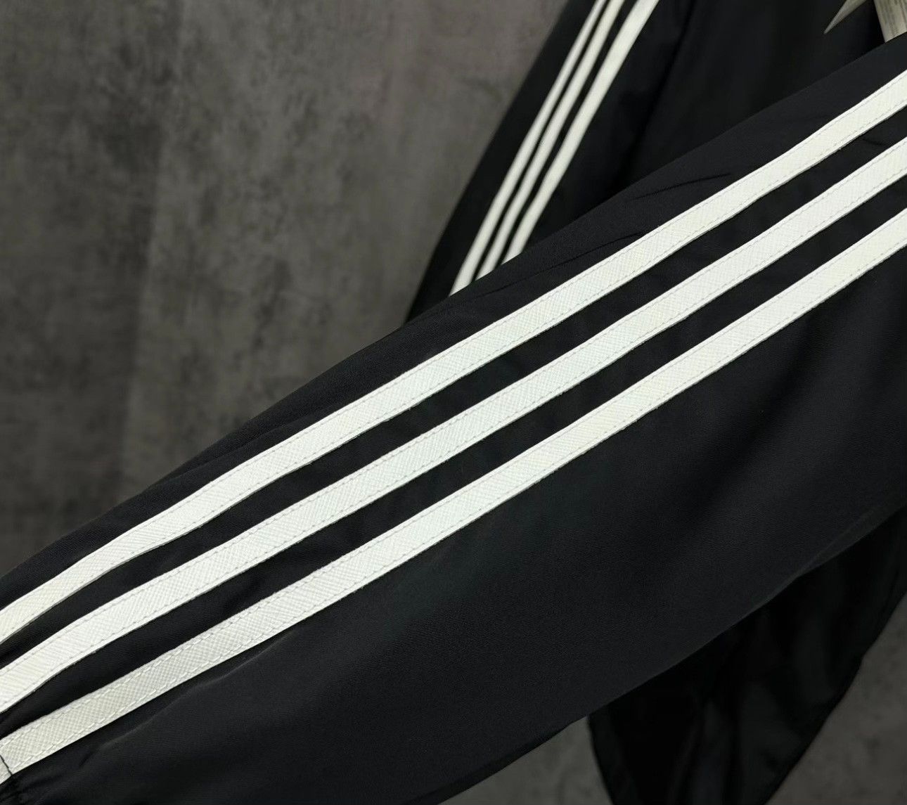 Prada Prada x Adidas Re-Nylon Stripe Light Jacket 40 Size US XXS / EU 40 - 4 Thumbnail