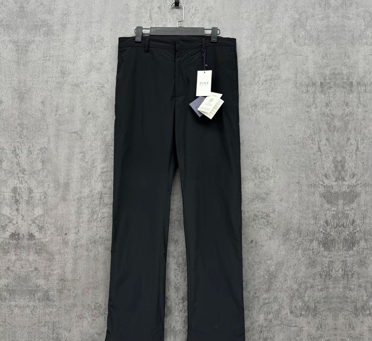 Prada Prada Tech Nylon Triangle Logo Casual Pants 48 Size US 32 / EU 48 - 2 Thumbnail