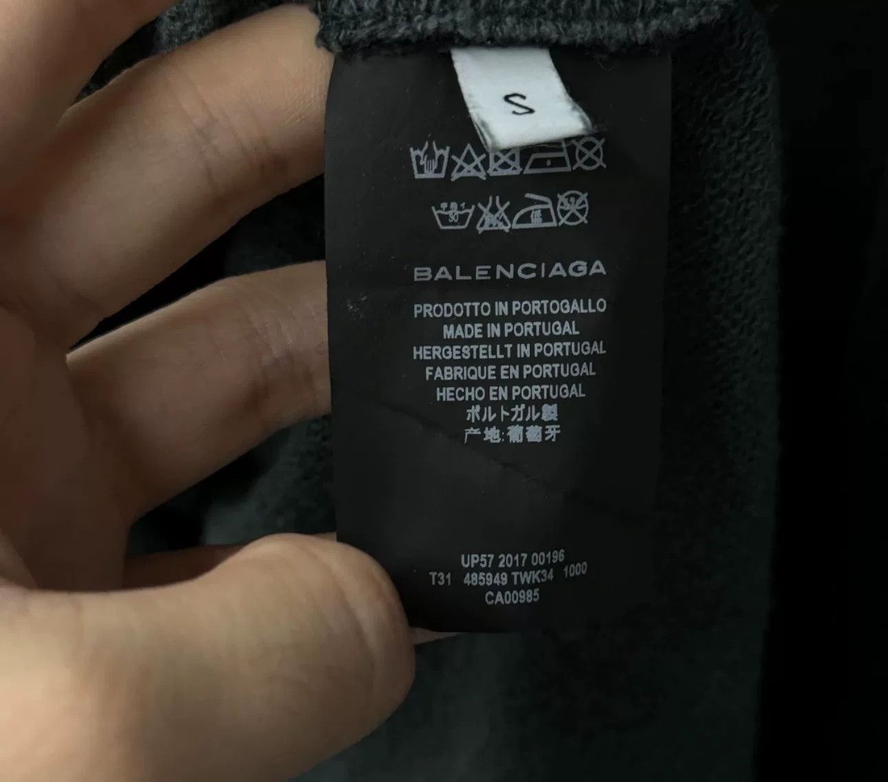 Balenciaga Balenciaga Believe Logo Distressed Hoodie Size S Size US S / EU 44-46 / 1 - 5 Thumbnail
