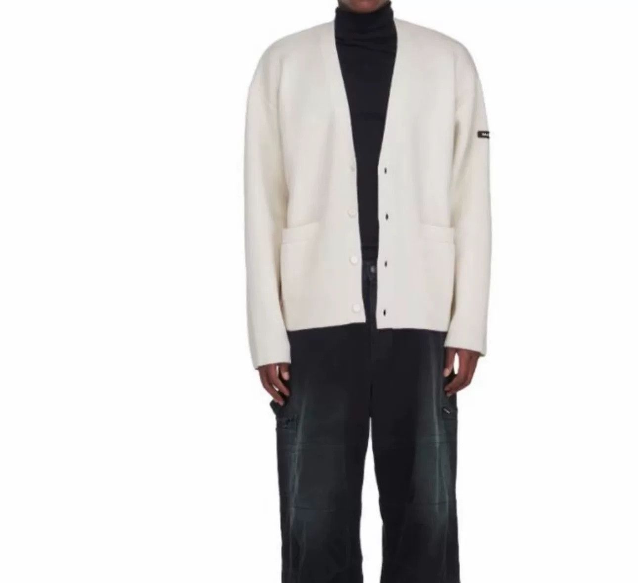 Balenciaga Balenciaga Sleeve Logo Patch Wool Cardigan Size 2 Size US M / EU 48-50 / 2 - 3 Thumbnail