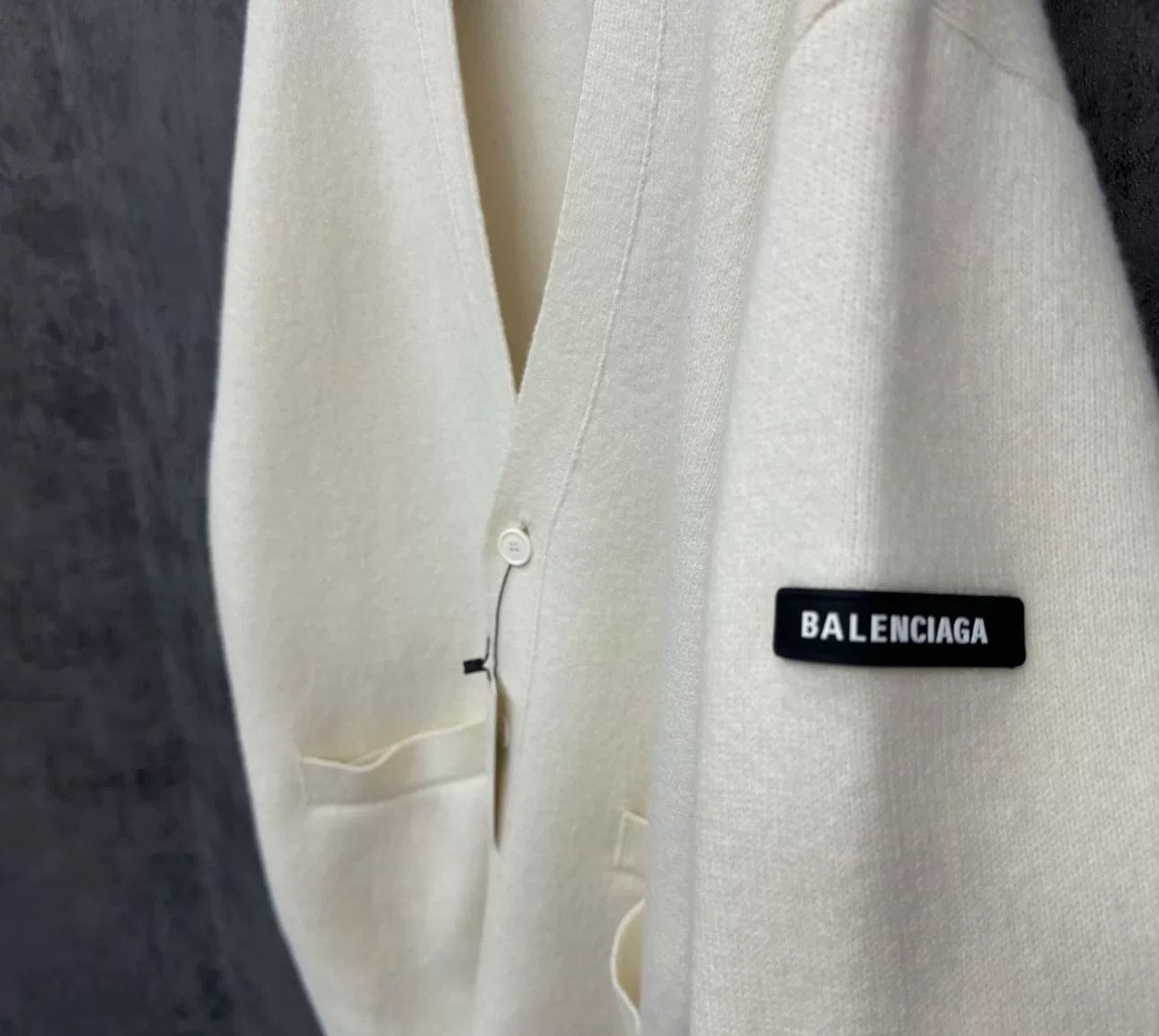 Balenciaga Balenciaga Sleeve Logo Patch Wool Cardigan Size 2 Size US M / EU 48-50 / 2 - 4 Thumbnail