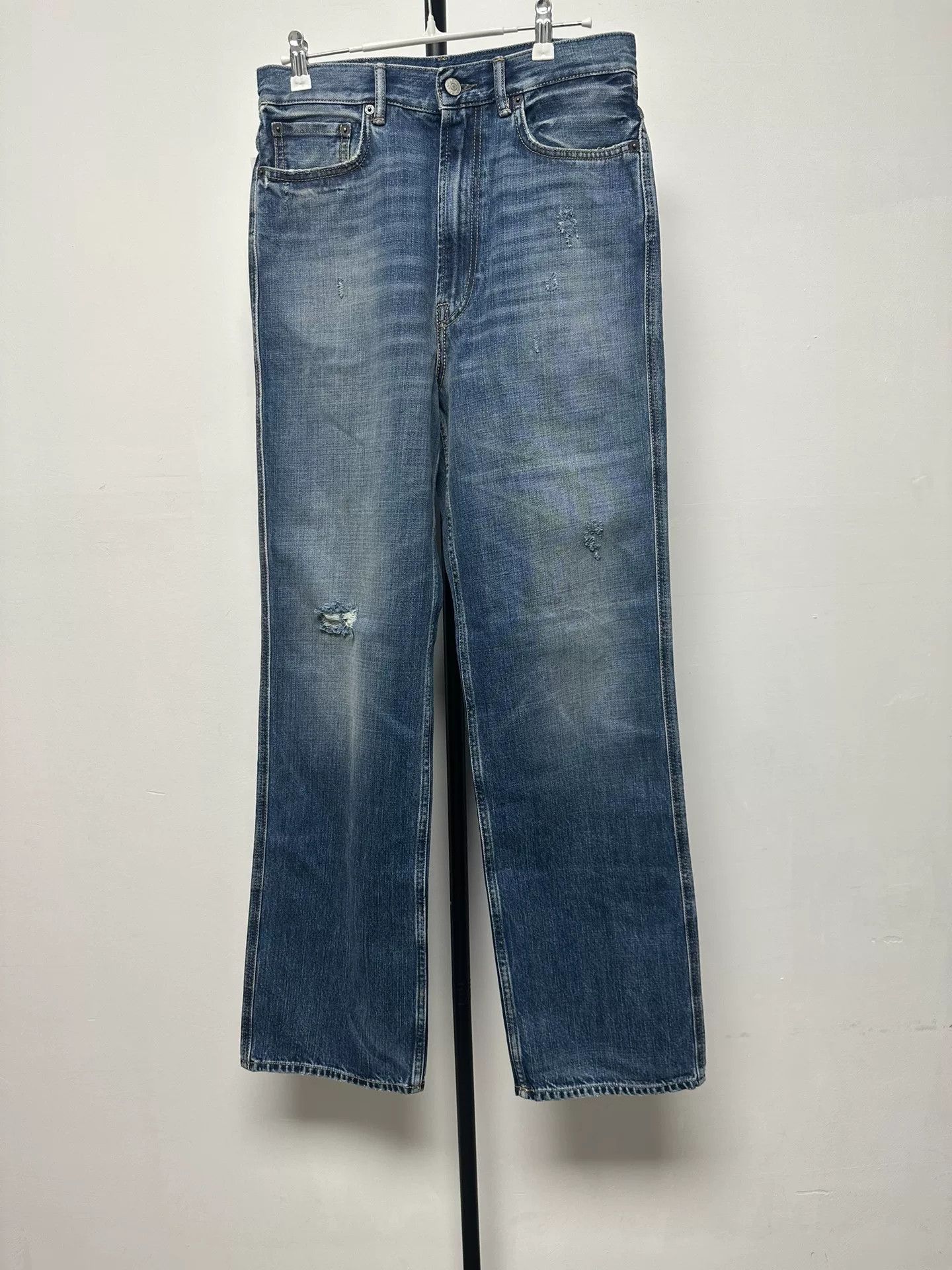 Acne Studios Acne Studios Distressed Denim Jeans 31 Size US 31 - 2 Thumbnail