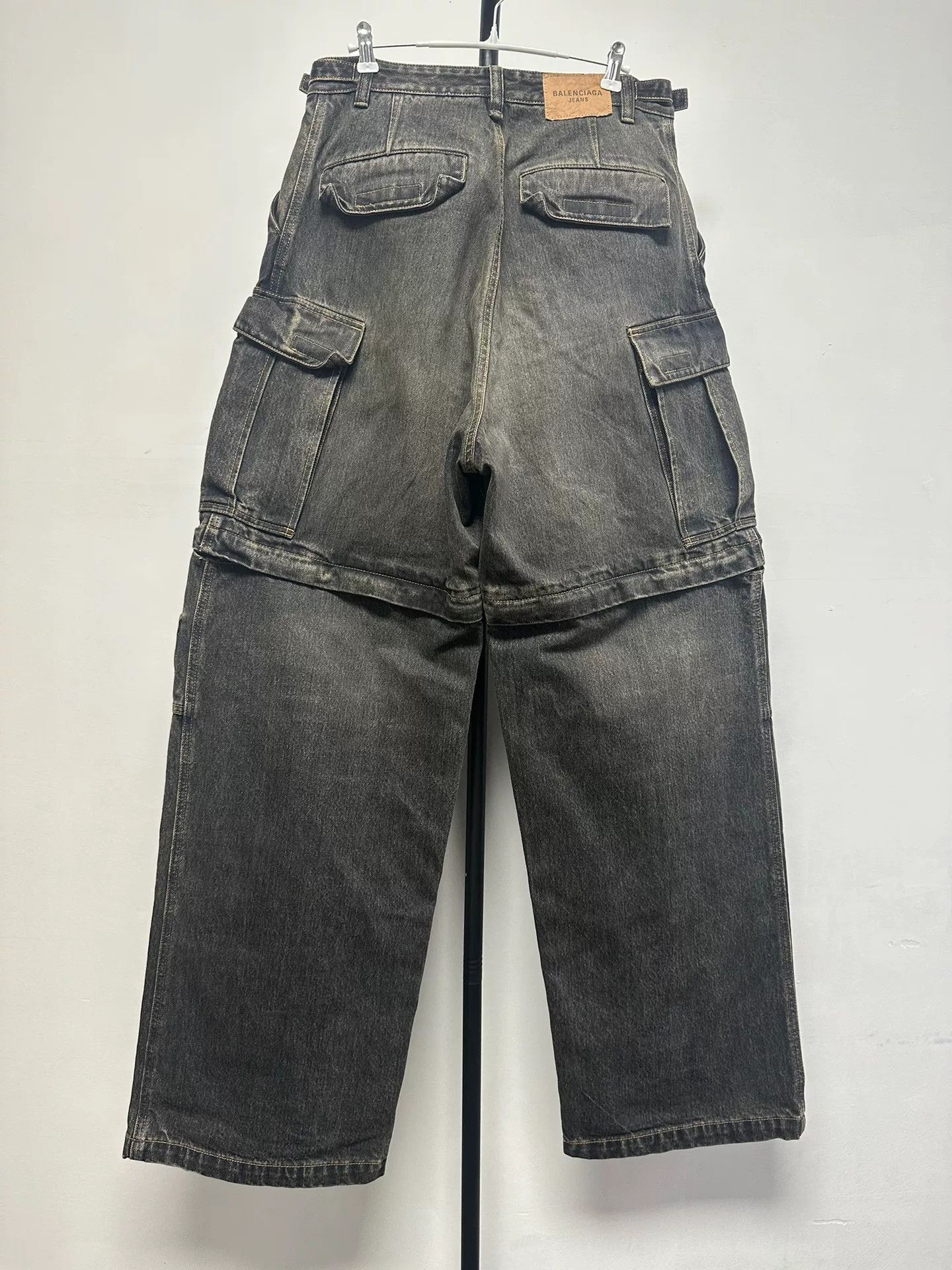 Balenciaga Balenciaga Multi-Pocket Cargo Jeans Size XS Size US 28 / EU 44 - 3 Thumbnail