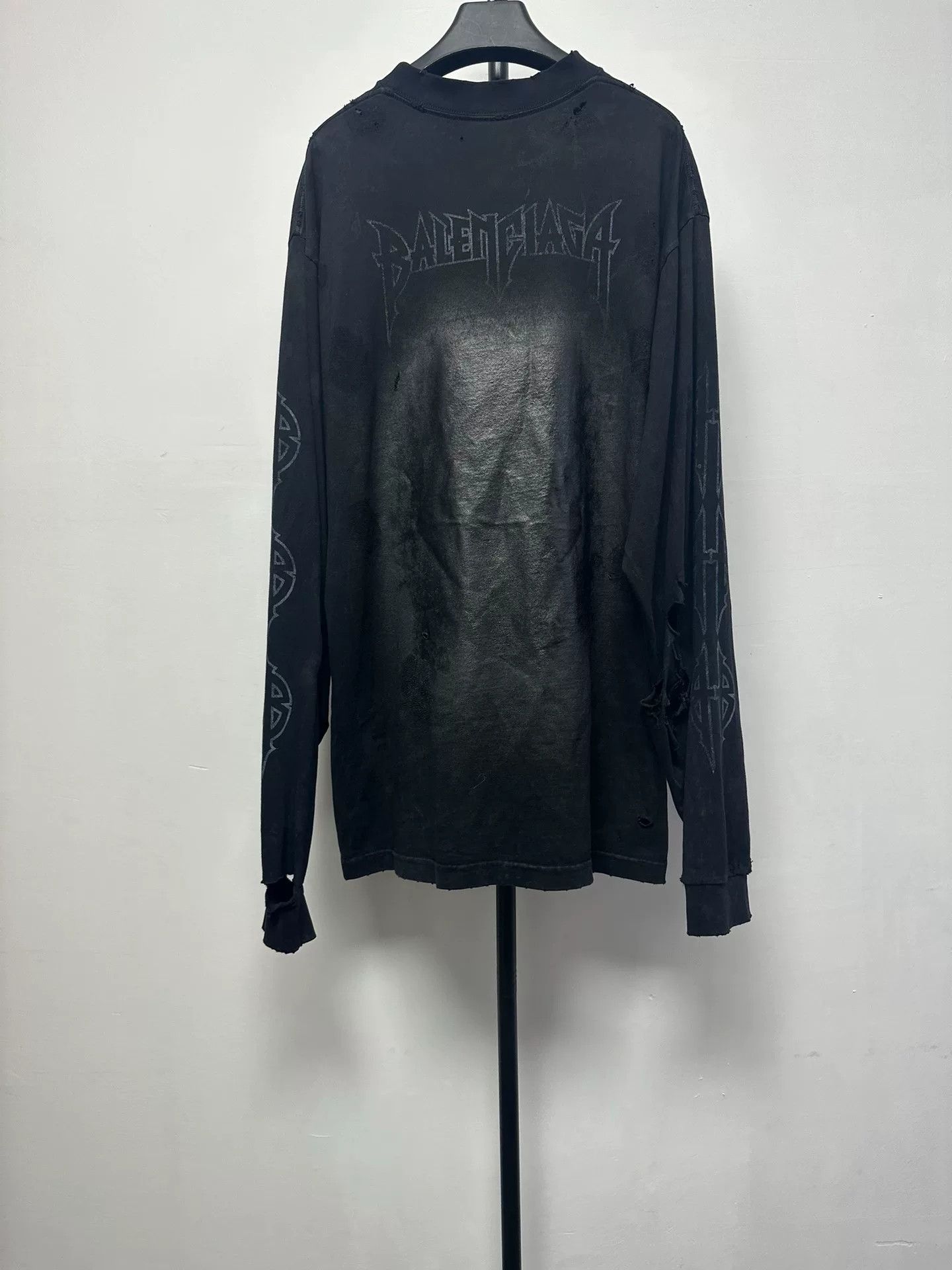 Balenciaga Balenciaga Eiffel Tower Graphic Long Sleeve Size XS Size US XS / EU 42 / 0 - 3 Thumbnail