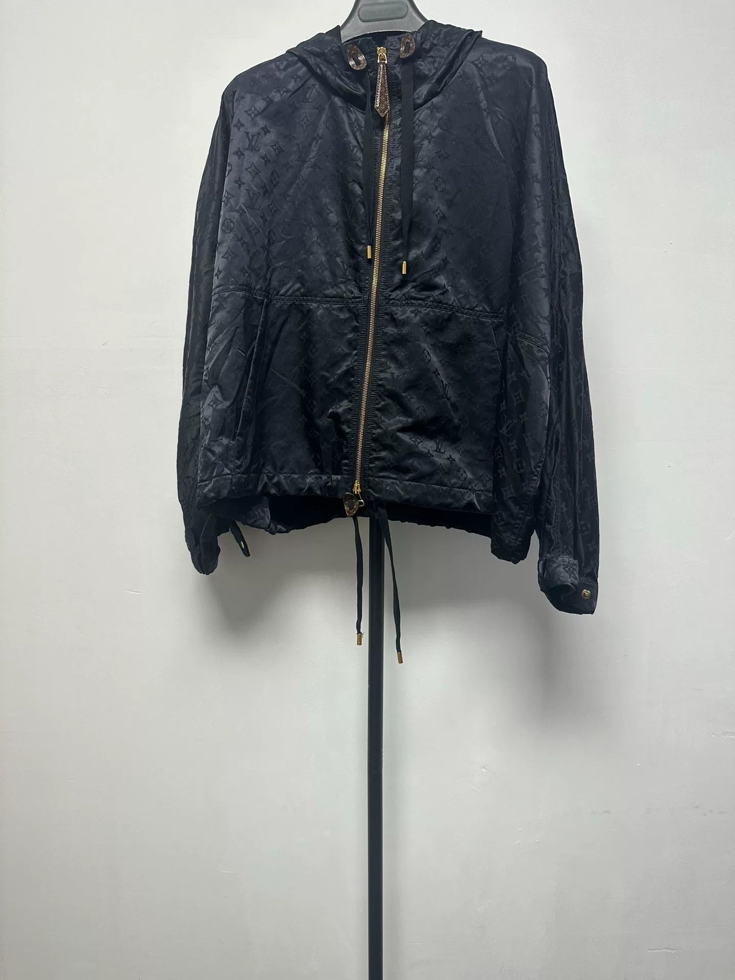 Louis Vuitton Louis Vuitton Monogram Parka 40 Size M / US 6-8 / IT 42-44 - 2 Thumbnail