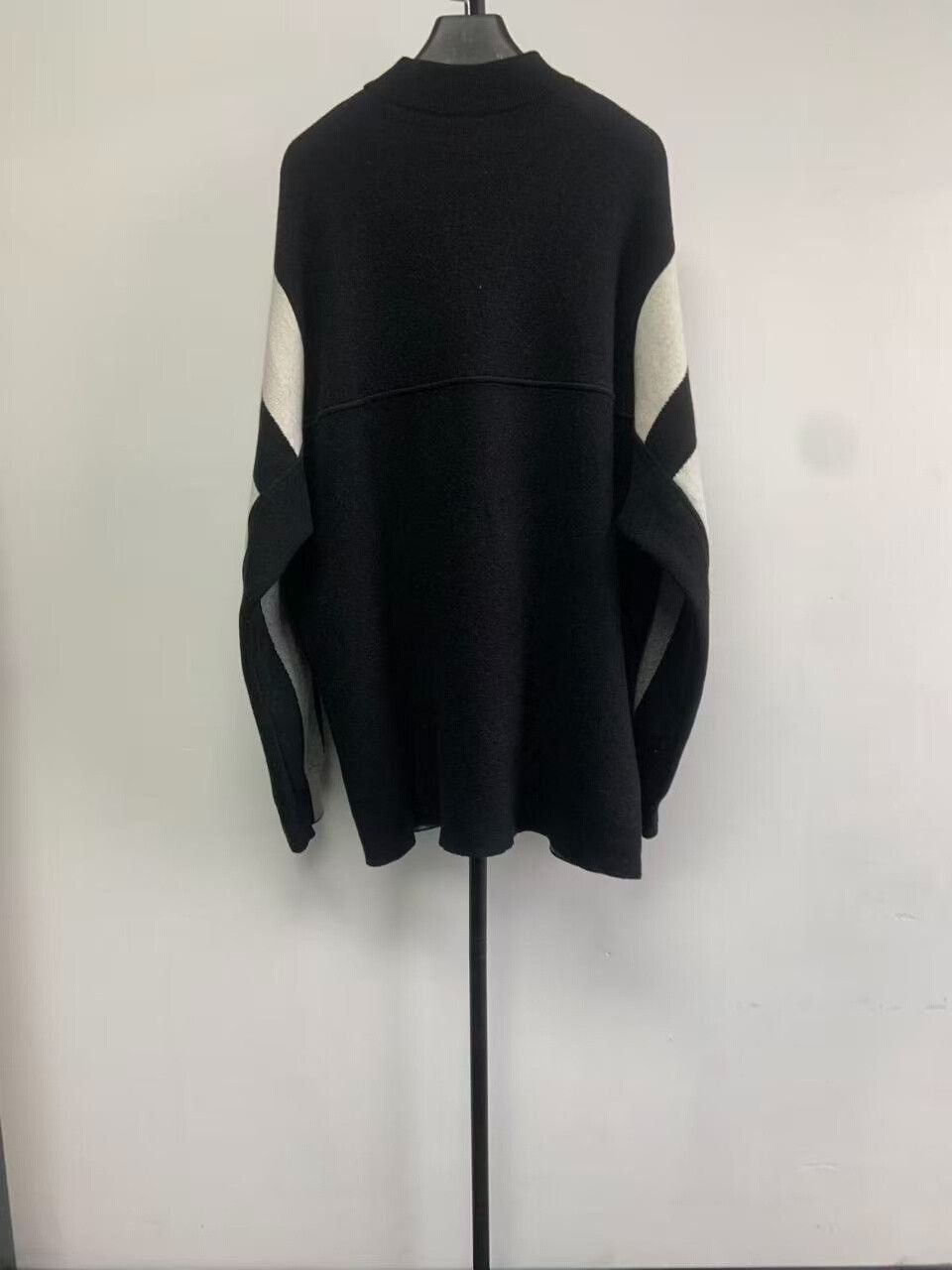 Balenciaga Balenciaga Paneled Cashmere Sweater Size 1 Size US S / EU 44-46 / 1 - 3 Thumbnail