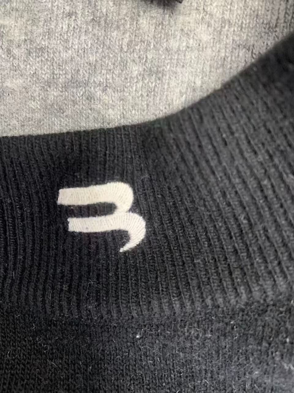 Balenciaga Balenciaga Colorblock Cashmere Sweater Size 1 Size US S / EU 44-46 / 1 - 4 Thumbnail