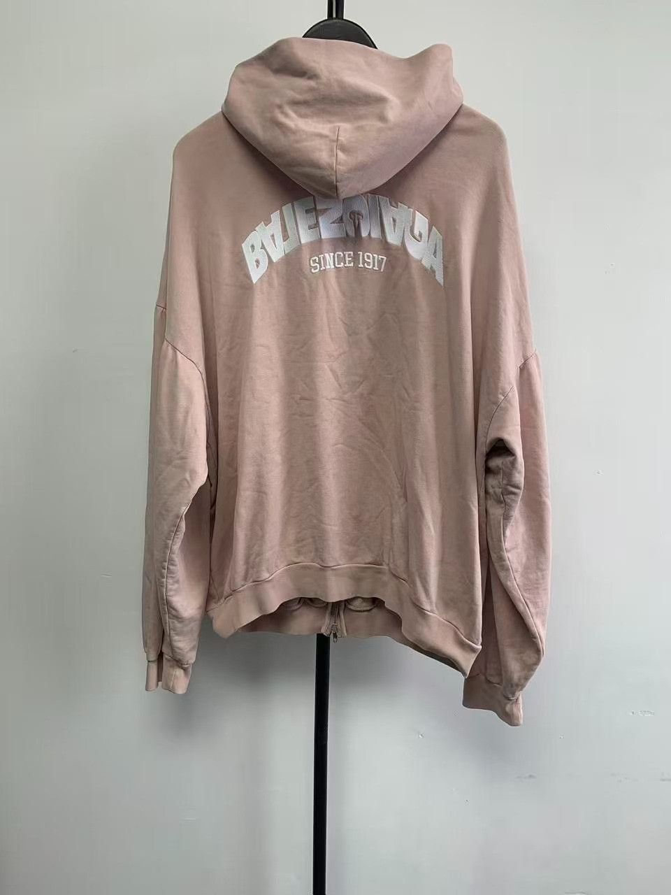 Balenciaga Balenciaga Arch Logo Zip Hoodie Pink Size 1 Size US S / EU 44-46 / 1 - 3 Thumbnail