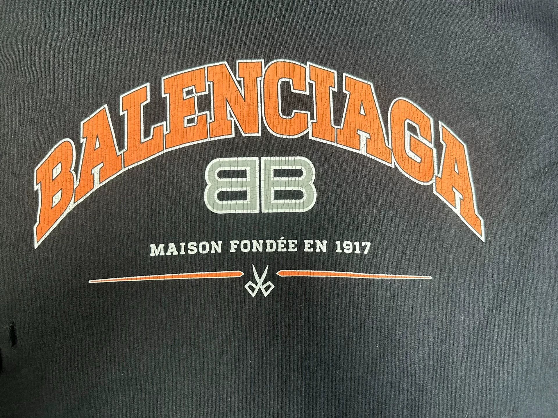 Balenciaga Balenciaga Logo Distressed Hoodie Size M Size US M / EU 48-50 / 2 - 4 Thumbnail