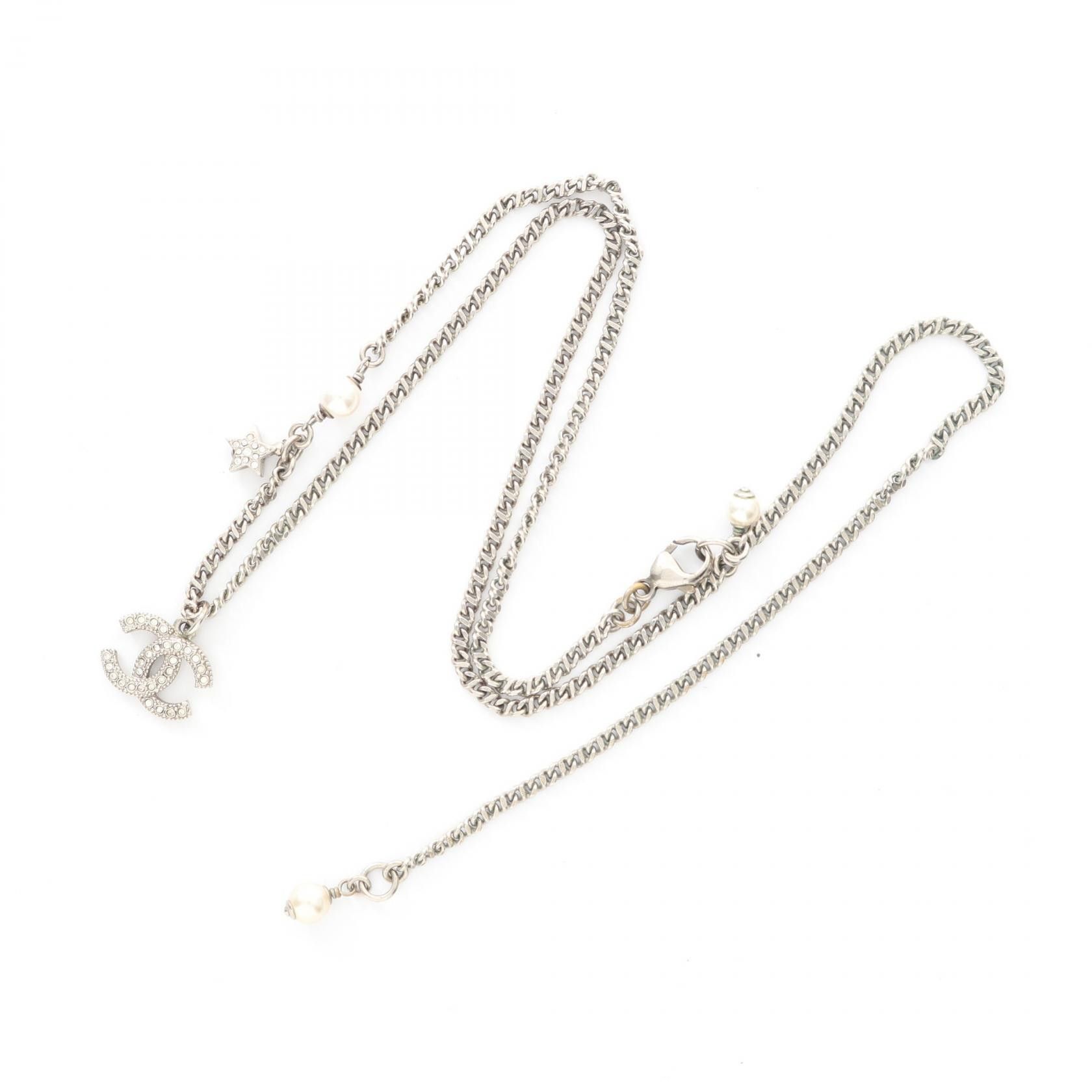 Chanel Chanel Chanel Imitation Pearl Crystal Necklace Metal Necklace DUTY FREE for USA Size ONE SIZE - 3 Thumbnail