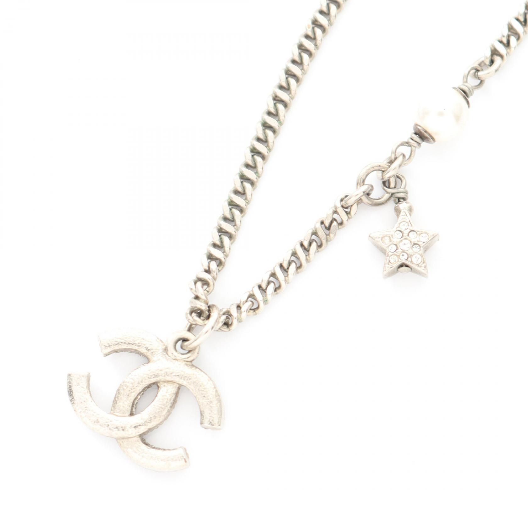 Chanel Chanel Chanel Imitation Pearl Crystal Necklace Metal Necklace DUTY FREE for USA Size ONE SIZE - 2 Thumbnail