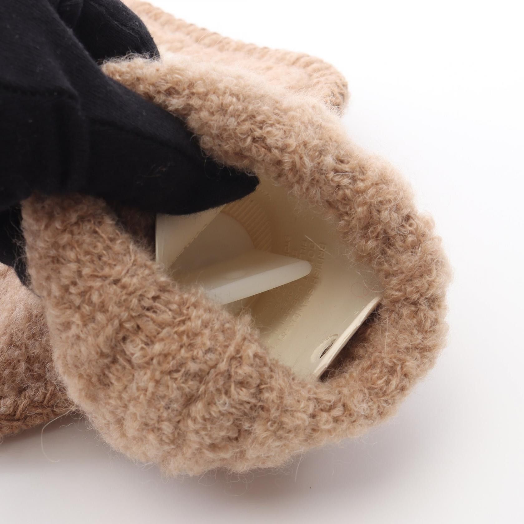 Salvatore Ferragamo Salvatore Ferragamo Salvatore Ferragamo Gancini Wool Hot Water Bottle Textile Other DUTY FREE for USA Size ONE SIZE - 4 Thumbnail