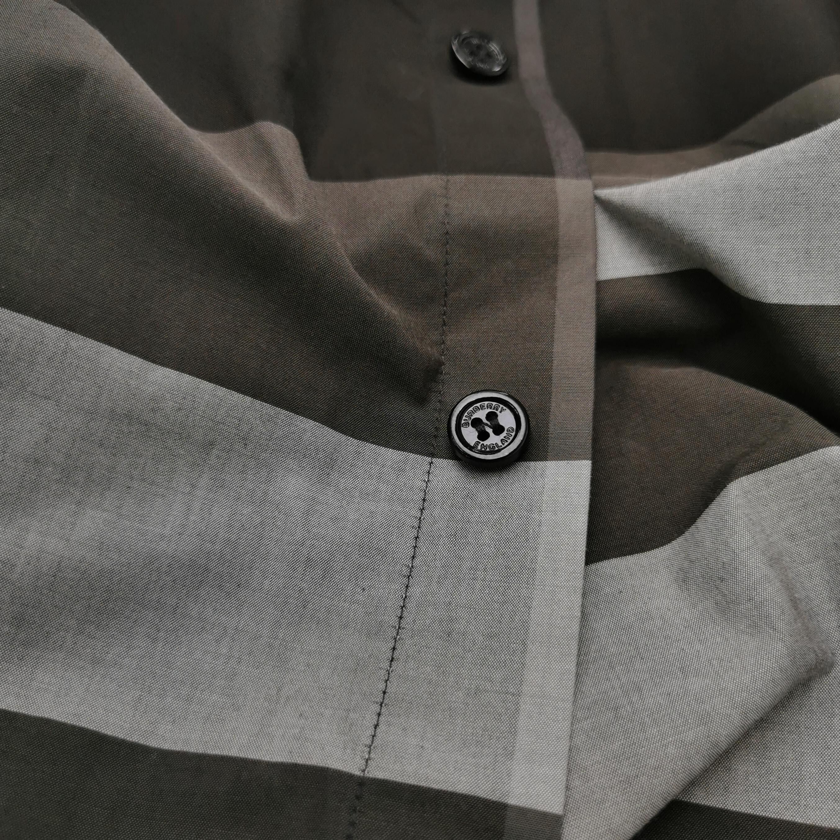 Burberry Burberry Men xs Button Ups Size US XS / EU 42 / 0 - 3 Thumbnail
