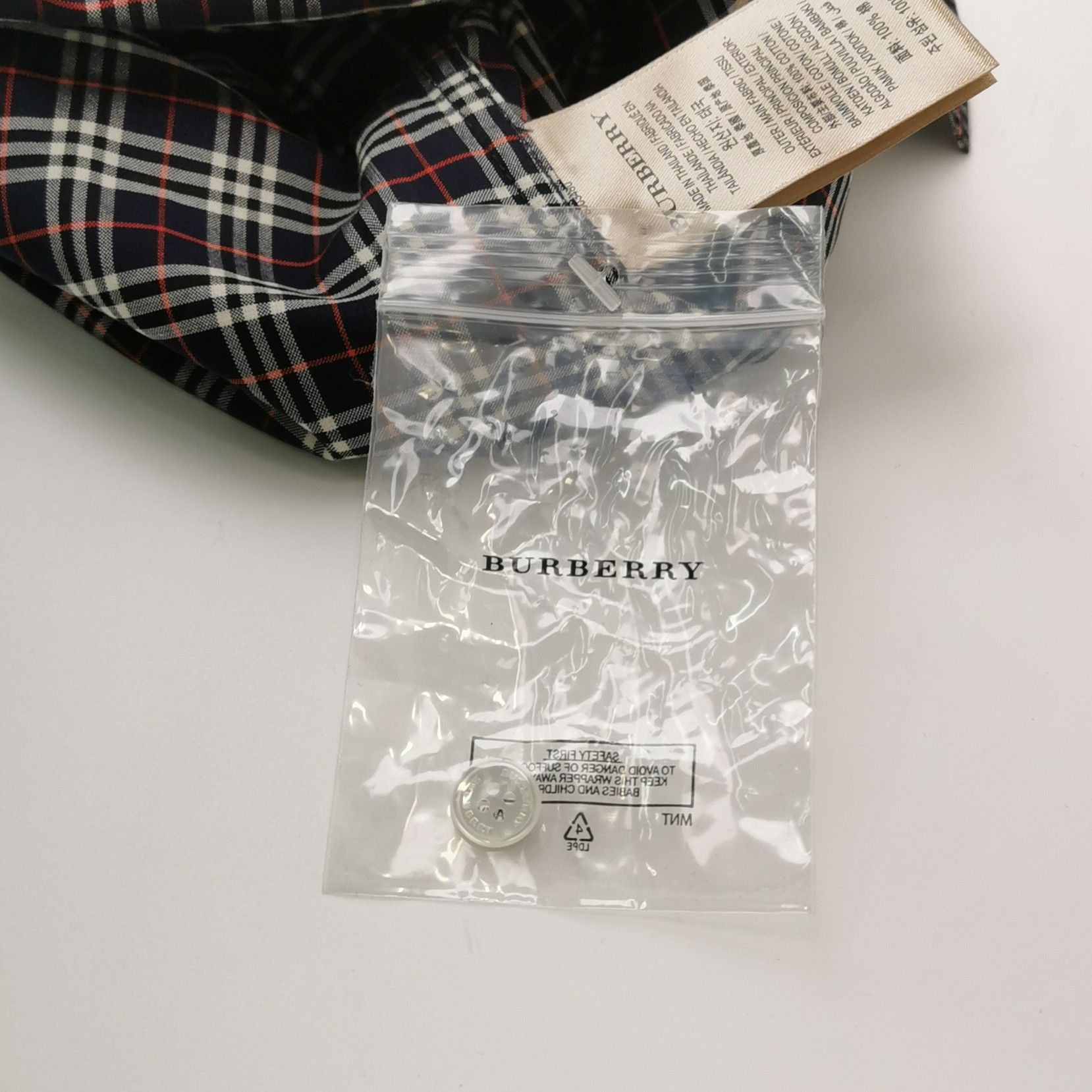 Burberry Burberry Men s Button Ups Size US S / EU 44-46 / 1 - 5 Thumbnail