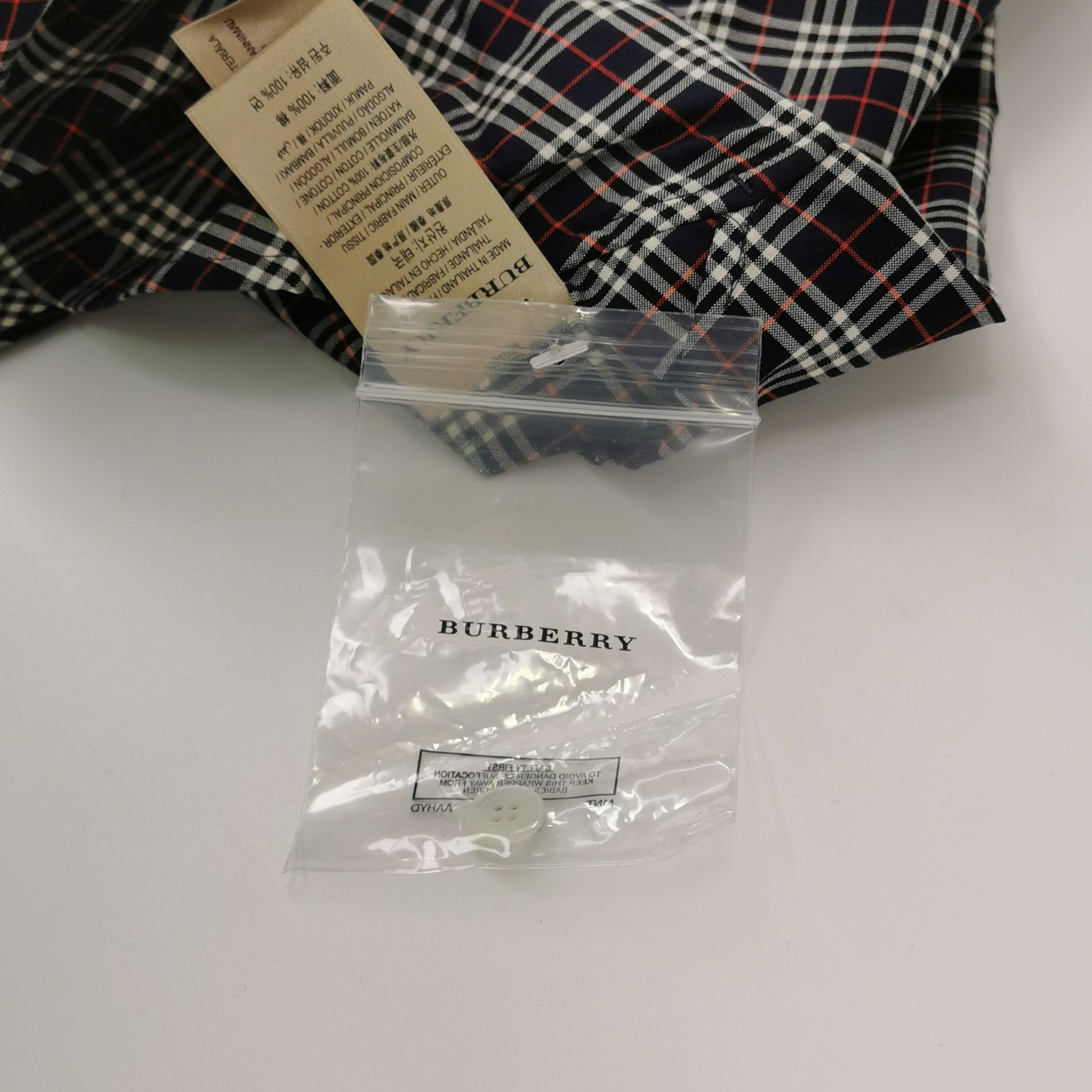 Burberry Burberry Men xl Button Ups Size US XL / EU 56 / 4 - 5 Thumbnail