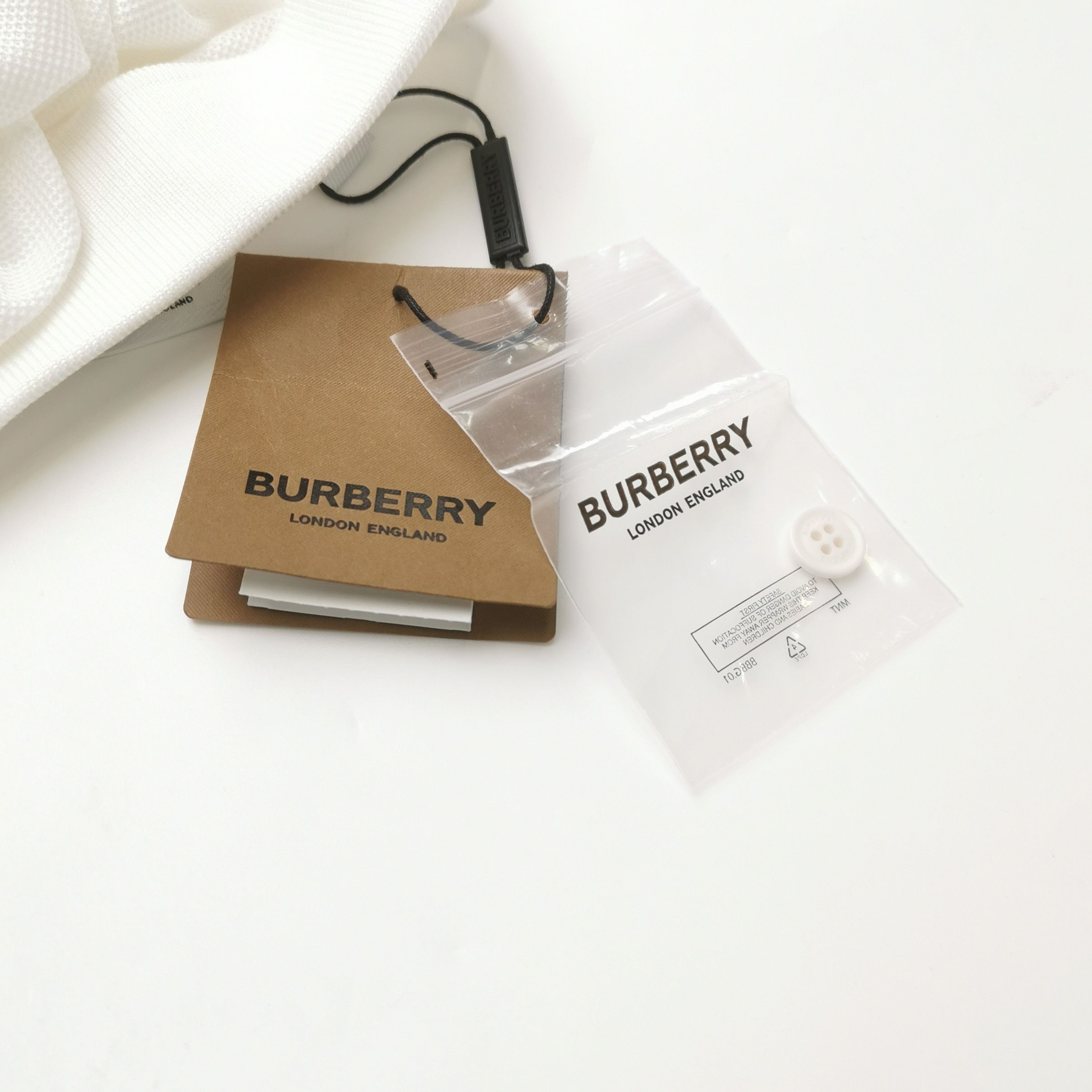Burberry Burberry Men m Short Sleeve Shirts Size US M / EU 48-50 / 2 - 4 Thumbnail