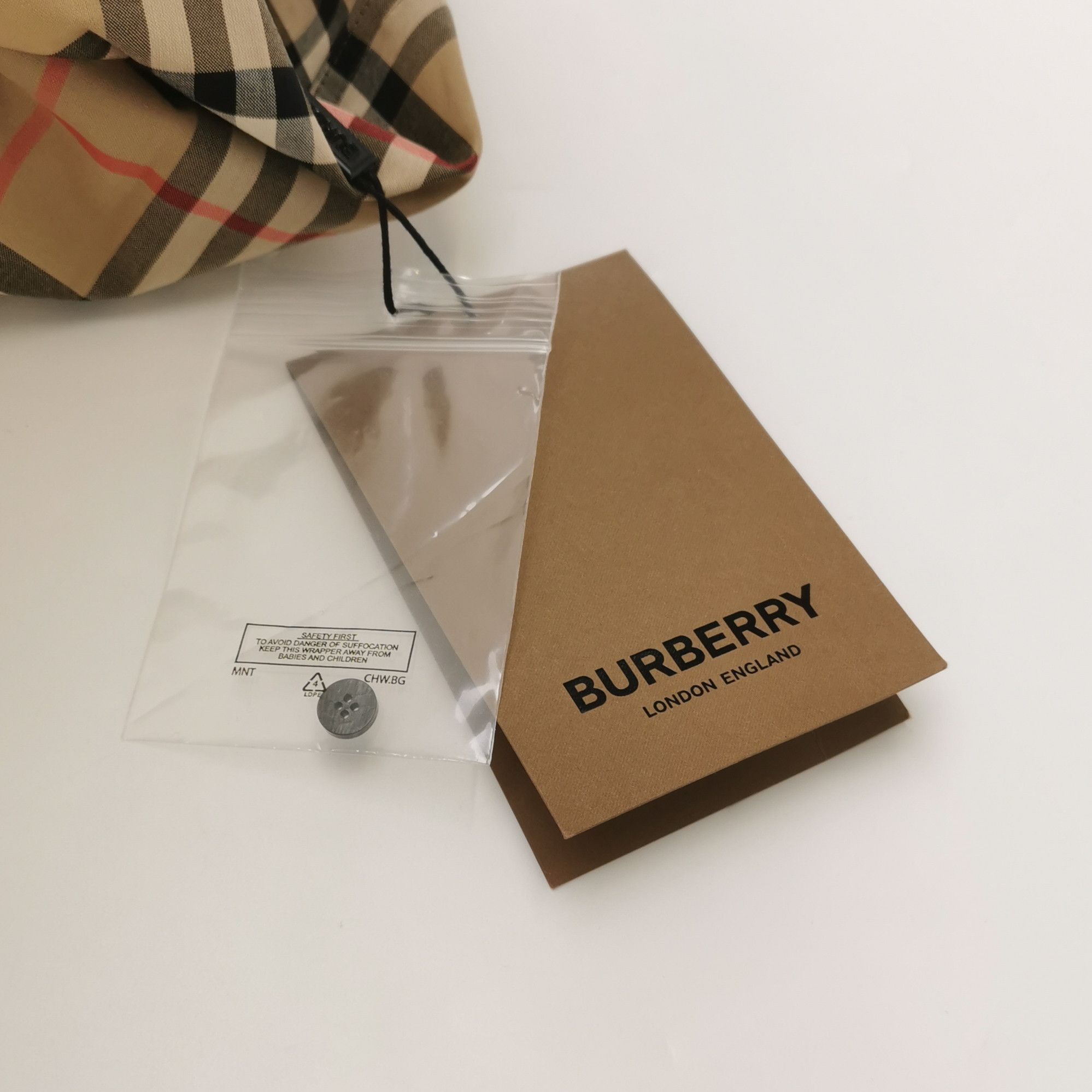 Burberry Burberry Men m Button Ups Size US M / EU 48-50 / 2 - 4 Thumbnail