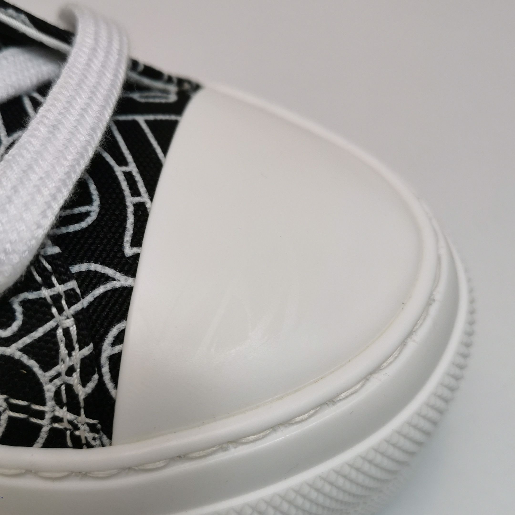 Burberry Burberry Men 10 Lowtop Sneakers Size US 10 / EU 43 - 7 Thumbnail