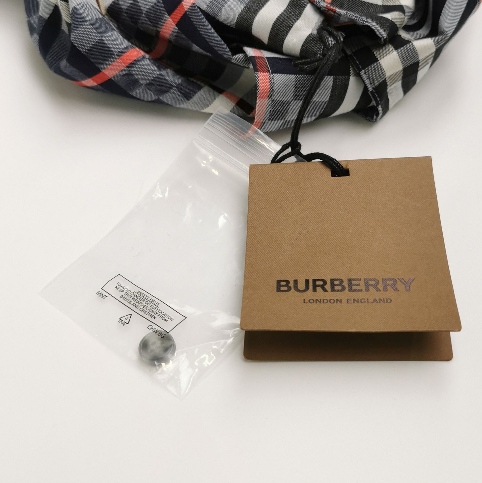 Burberry Burberry Men m Button Ups Size US M / EU 48-50 / 2 - 4 Thumbnail