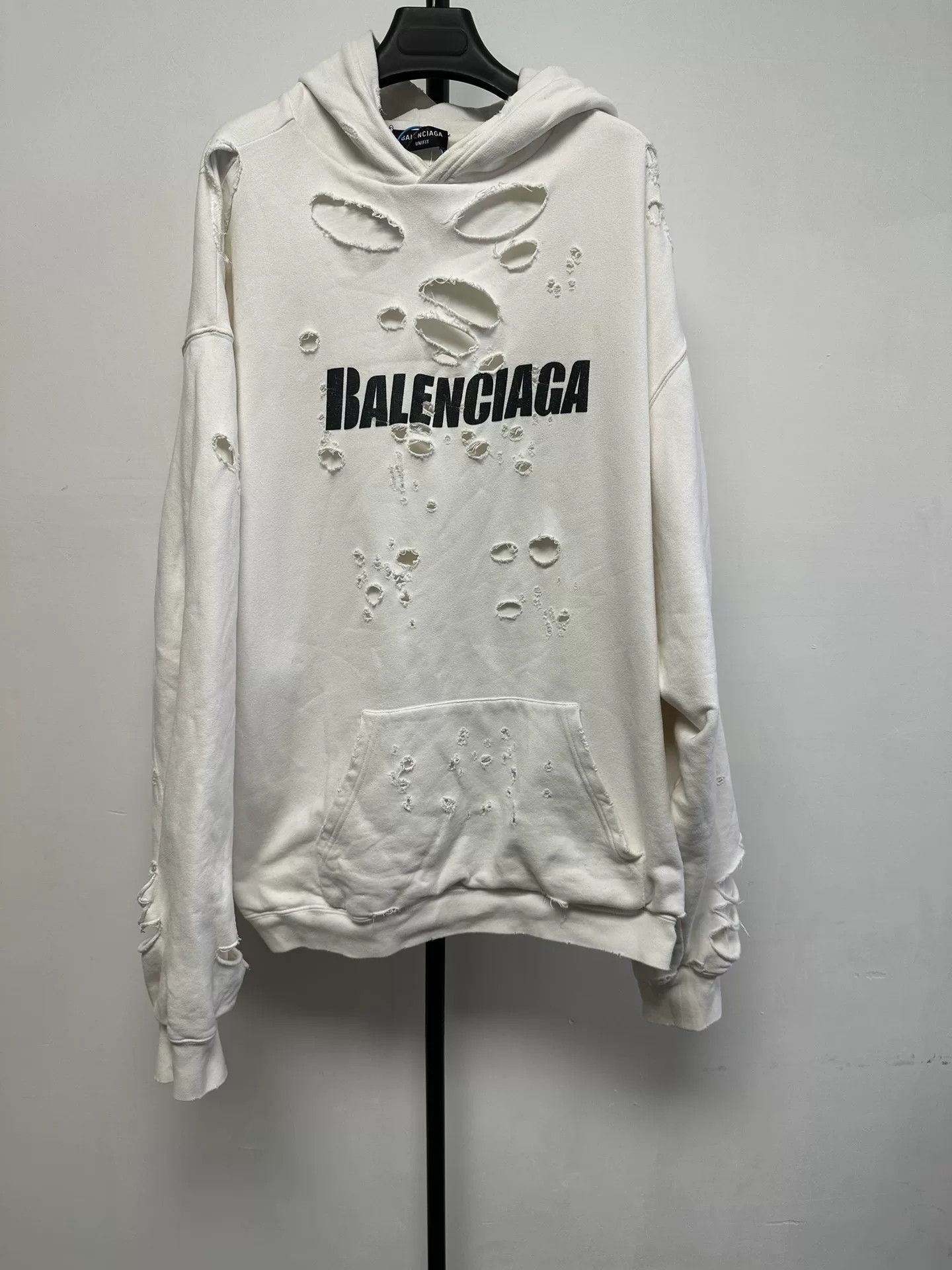 Balenciaga Balenciaga Distressed Logo Hoodie S Size US S / EU 44-46 / 1 - 2 Thumbnail