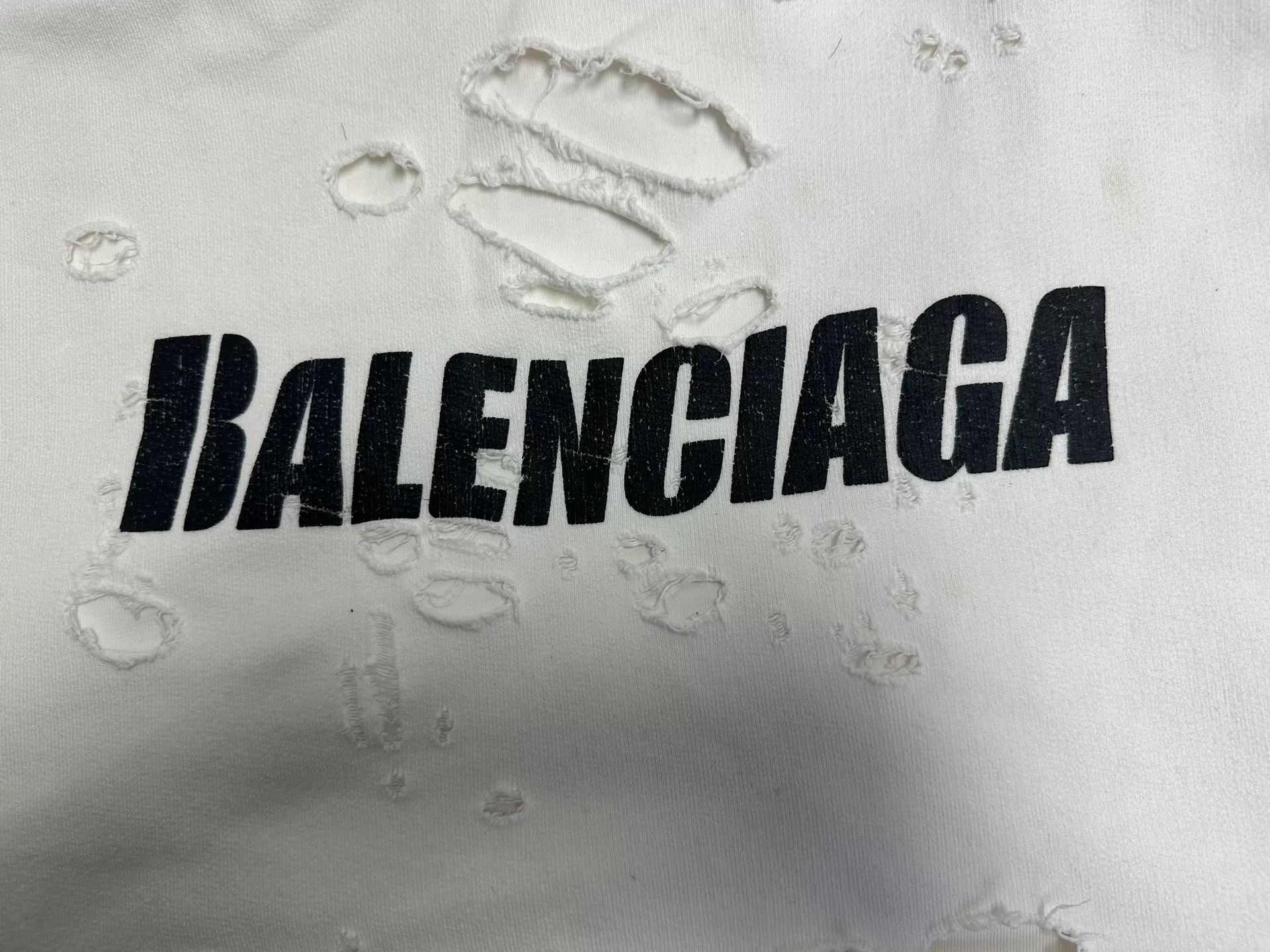 Balenciaga Balenciaga Distressed Logo Hoodie S Size US S / EU 44-46 / 1 - 4 Thumbnail