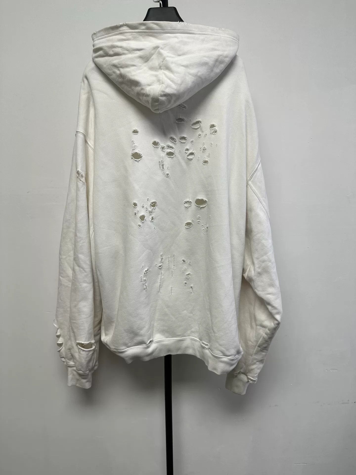 Balenciaga Balenciaga Distressed Logo Hoodie S Size US S / EU 44-46 / 1 - 3 Thumbnail