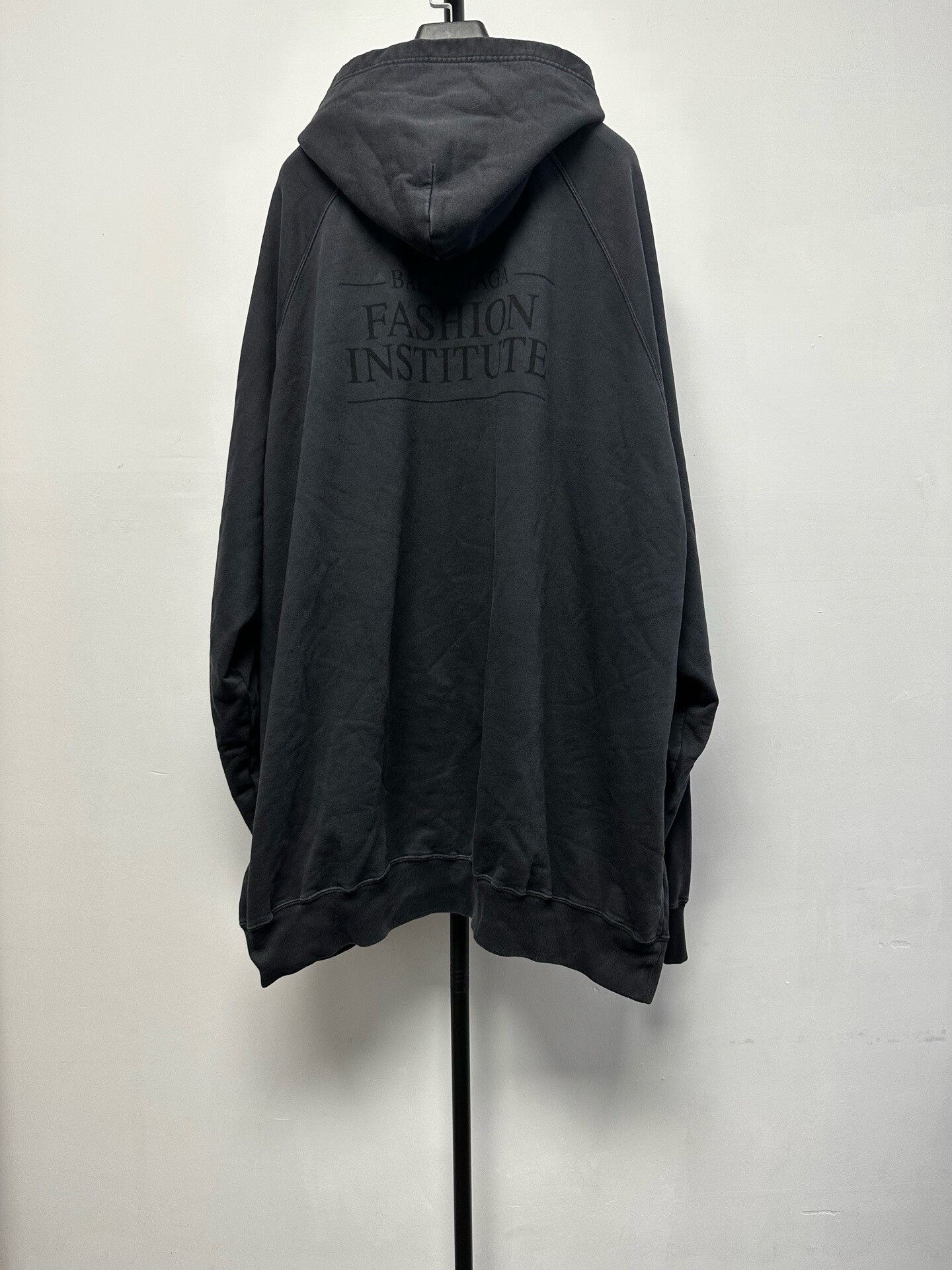 Balenciaga Balenciaga Fashion Institute Hoodie Black Size 2 Size US M / EU 48-50 / 2 - 3 Thumbnail