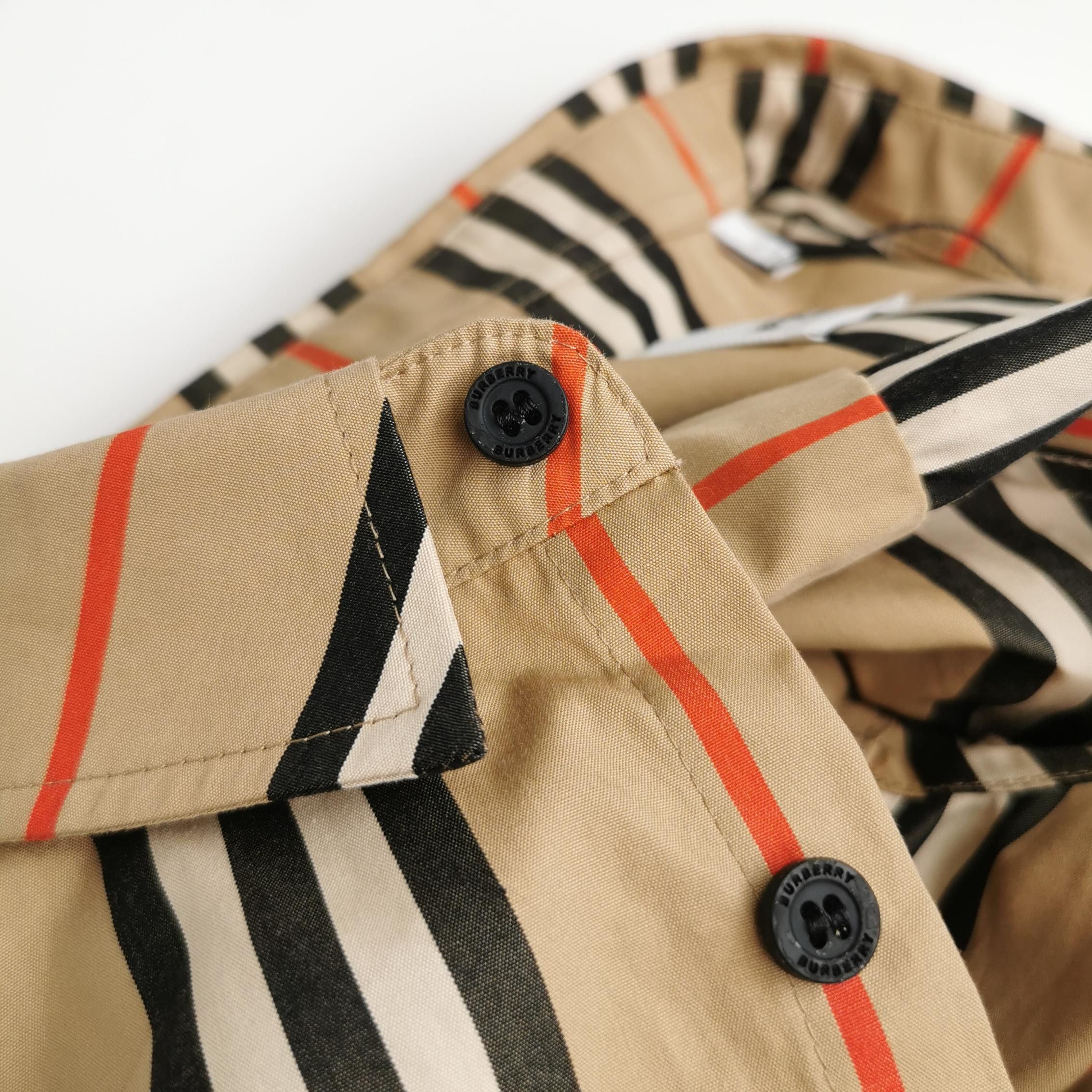 Burberry Burberry Men m Button Ups Size US M / EU 48-50 / 2 - 3 Thumbnail