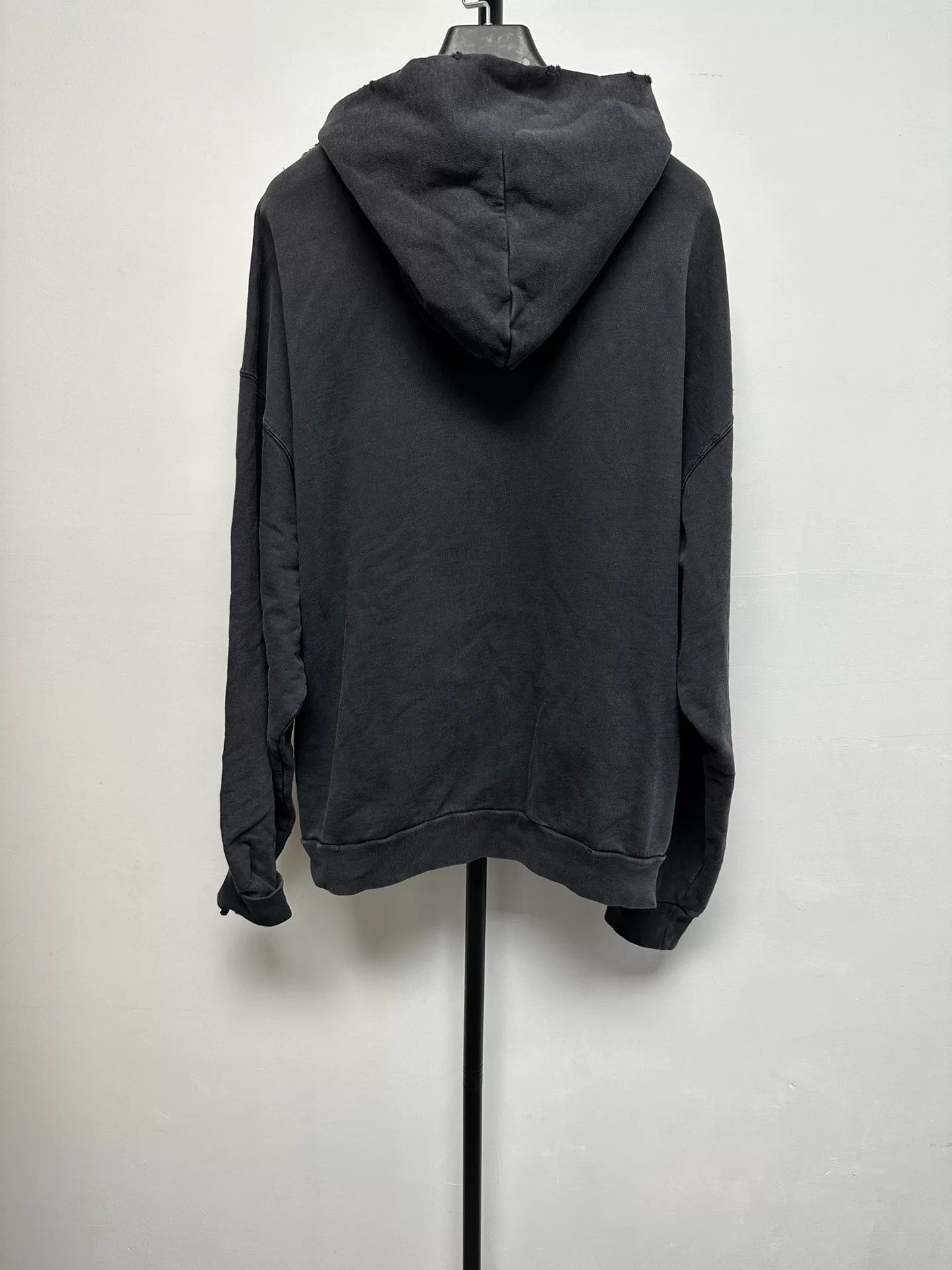 Balenciaga Balenciaga Crest Logo Hoodie Size XS Size US XS / EU 42 / 0 - 3 Thumbnail