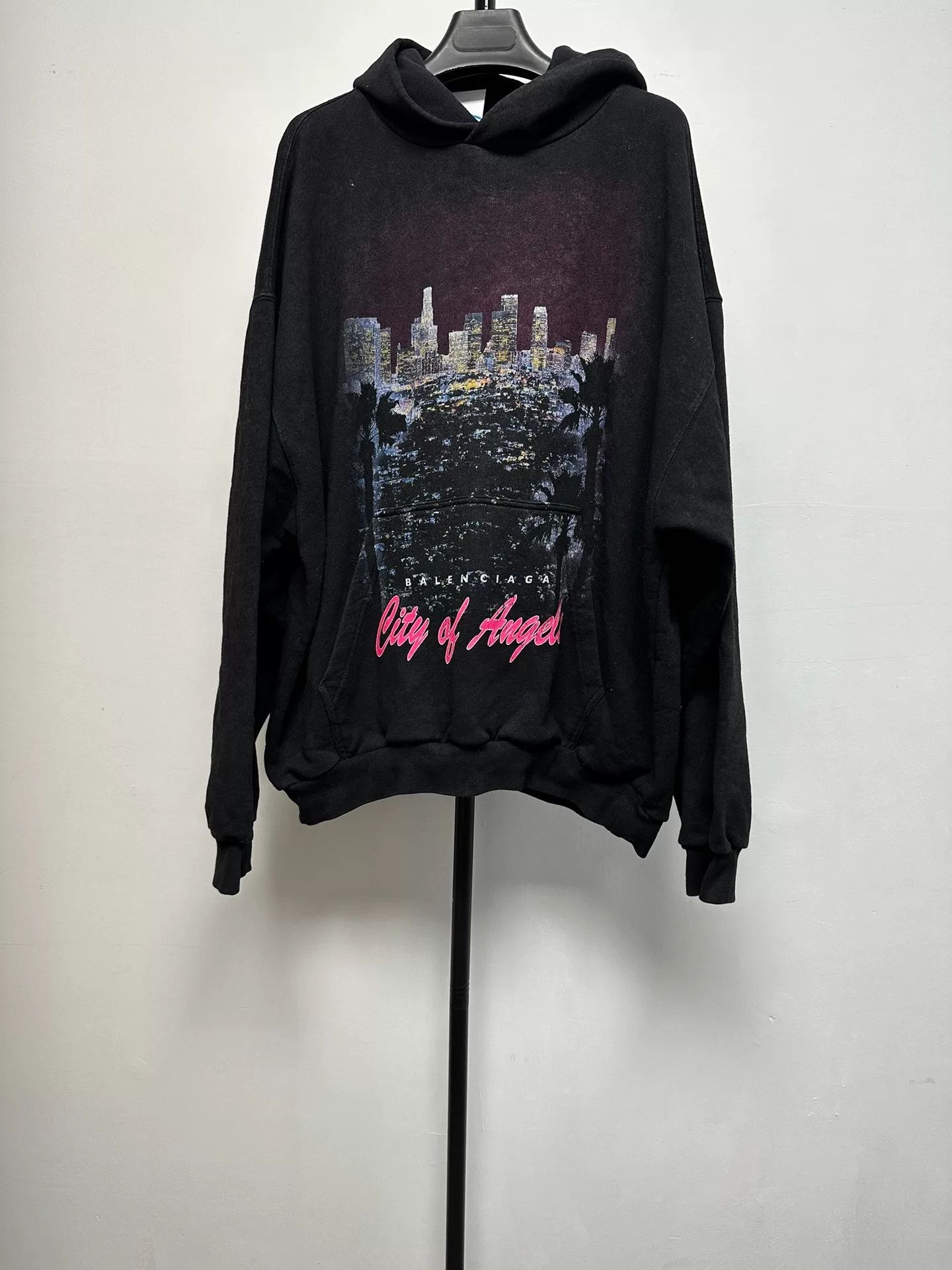 Balenciaga Balenciaga City of Angels Graphic Hoodie Size M Size US M / EU 48-50 / 2 - 2 Thumbnail