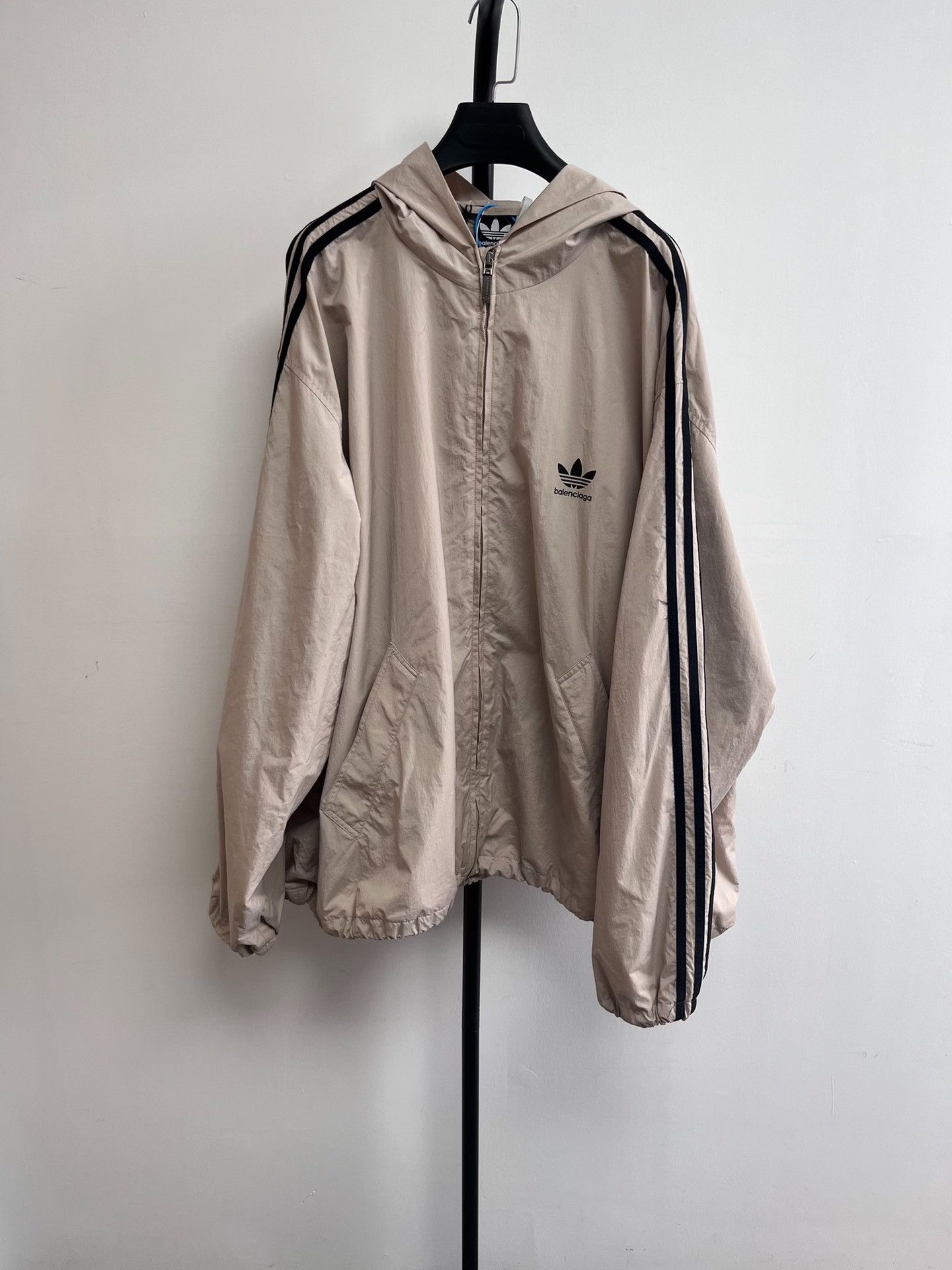Balenciaga Balenciaga x adidas Logo Hooded Light Jacket S Size US S / EU 44-46 / 1 - 2 Thumbnail
