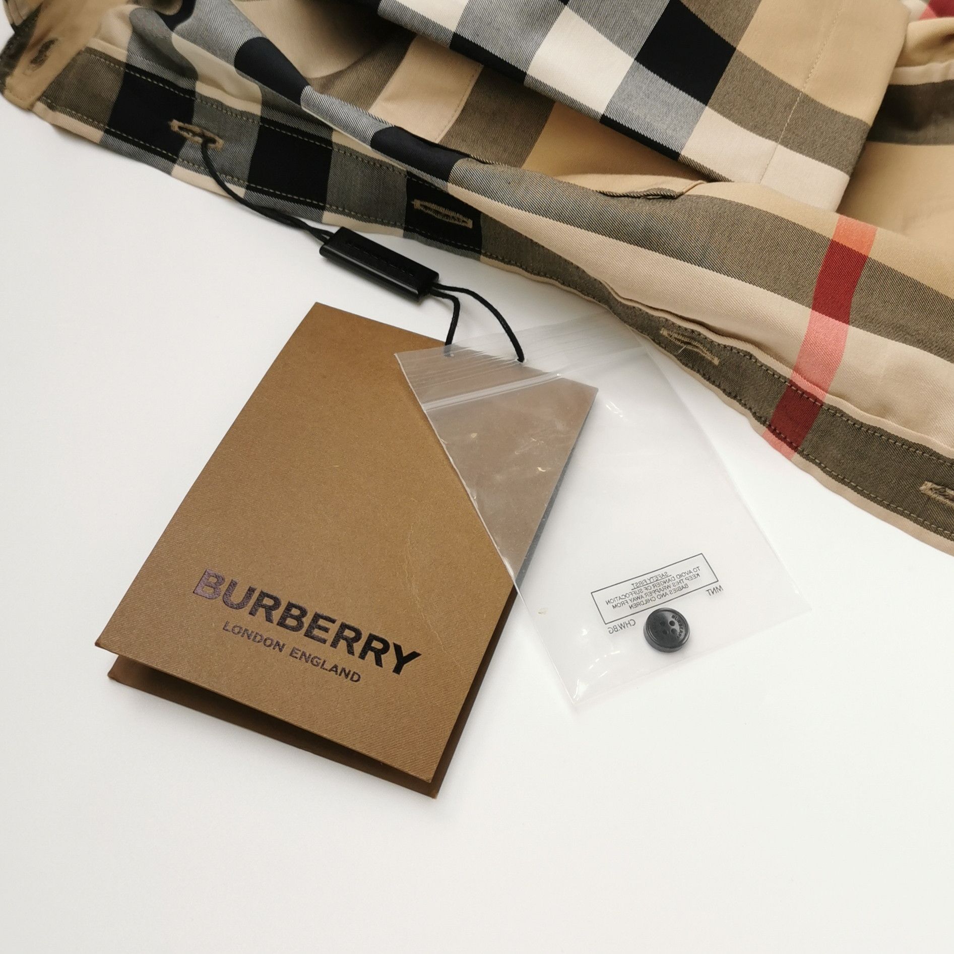 Burberry Burberry Men m Button Ups Size US M / EU 48-50 / 2 - 4 Thumbnail