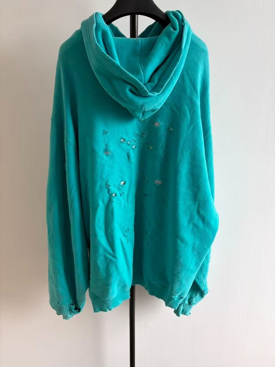Balenciaga Balenciaga Distressed Logo Hoodie XS Size US XS / EU 42 / 0 - 3 Thumbnail