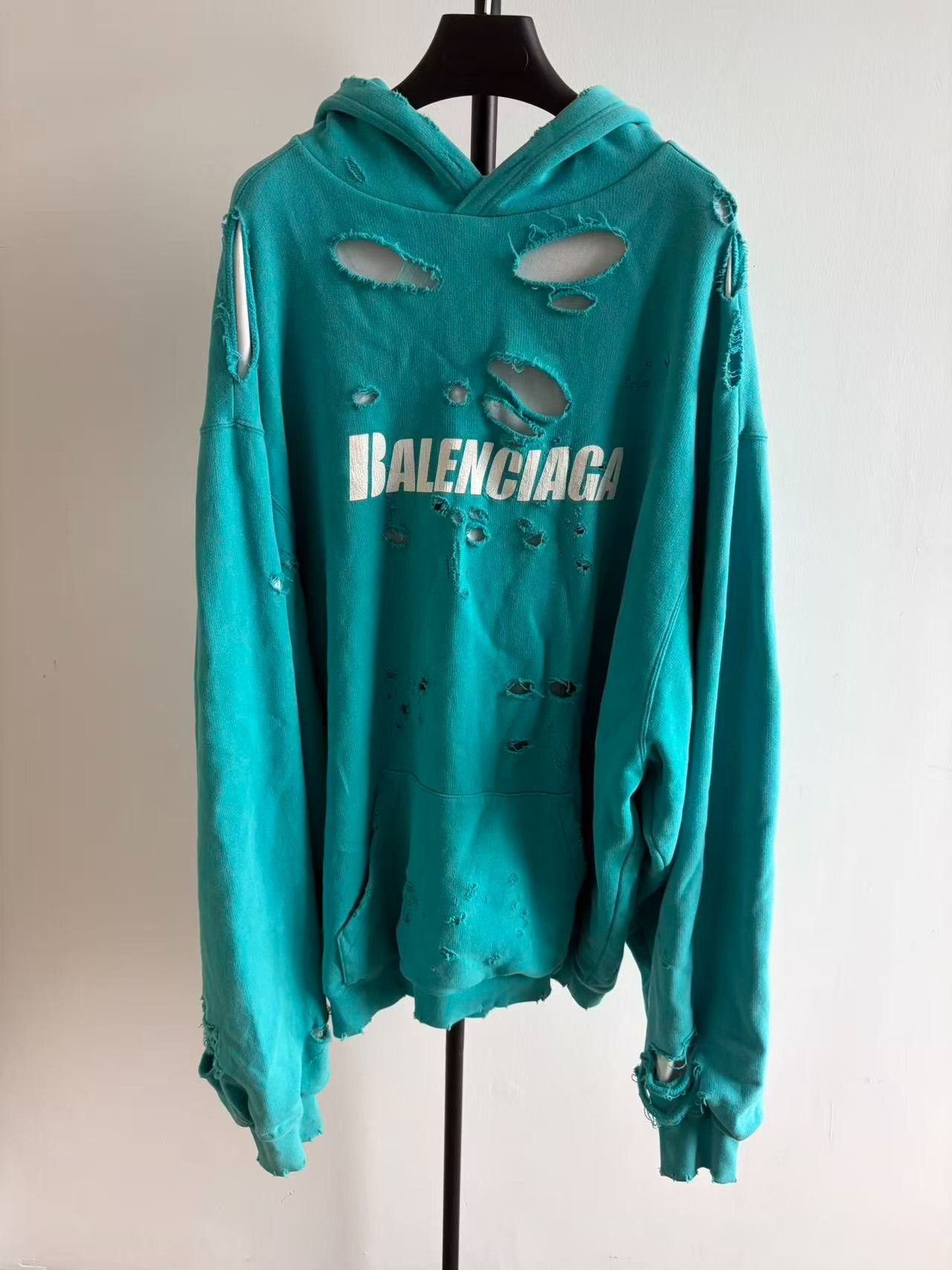 Balenciaga Balenciaga Distressed Logo Hoodie XS Size US XS / EU 42 / 0 - 2 Thumbnail