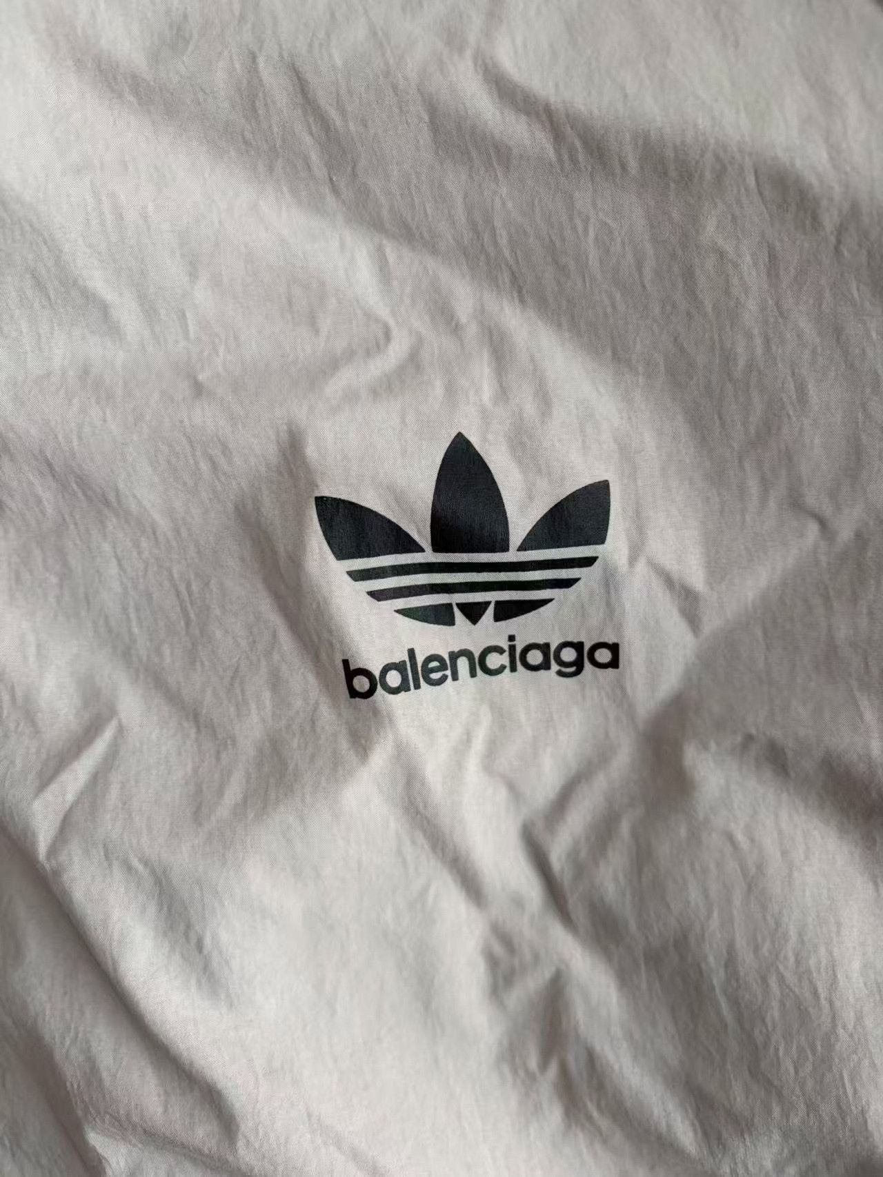 Adidas × Balenciaga Balenciaga x adidas Logo Zip Windbreaker Size S Size US S / EU 44-46 / 1 - 5 Thumbnail