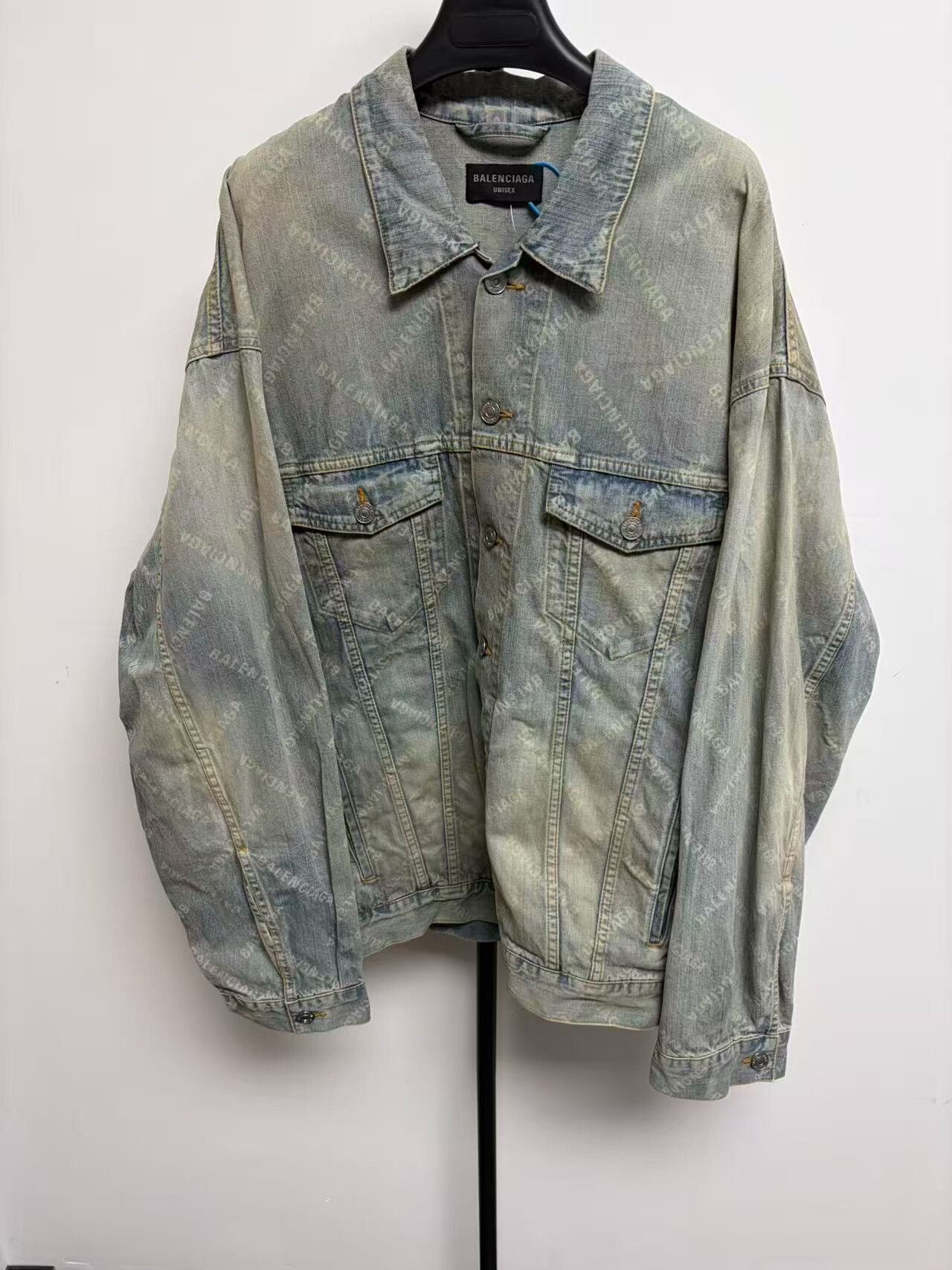 Balenciaga Balenciaga All-Over Logo Denim Jacket Size 2 Size US M / EU 48-50 / 2 - 2 Thumbnail