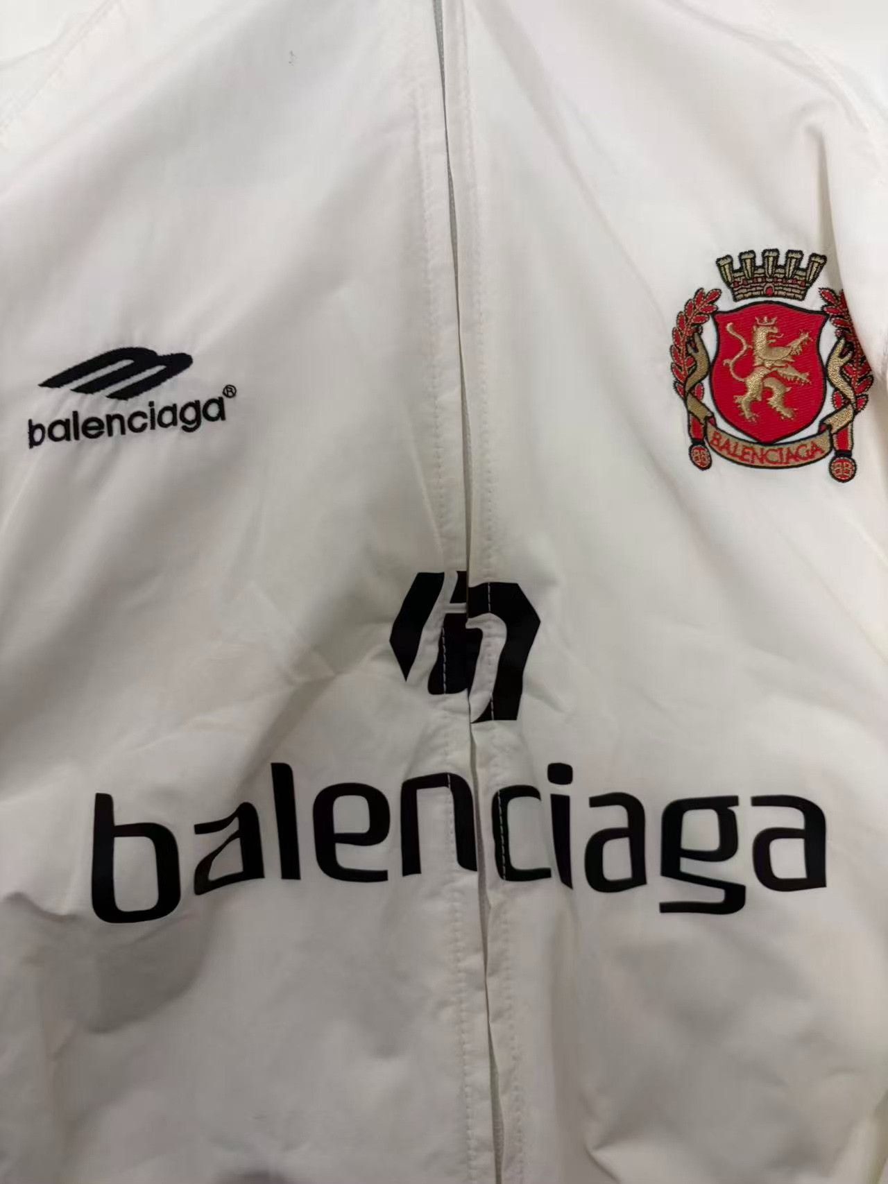 Balenciaga Balenciaga Beverly Hills Logo Light Jacket Size 48 Size US M / EU 48-50 / 2 - 4 Thumbnail