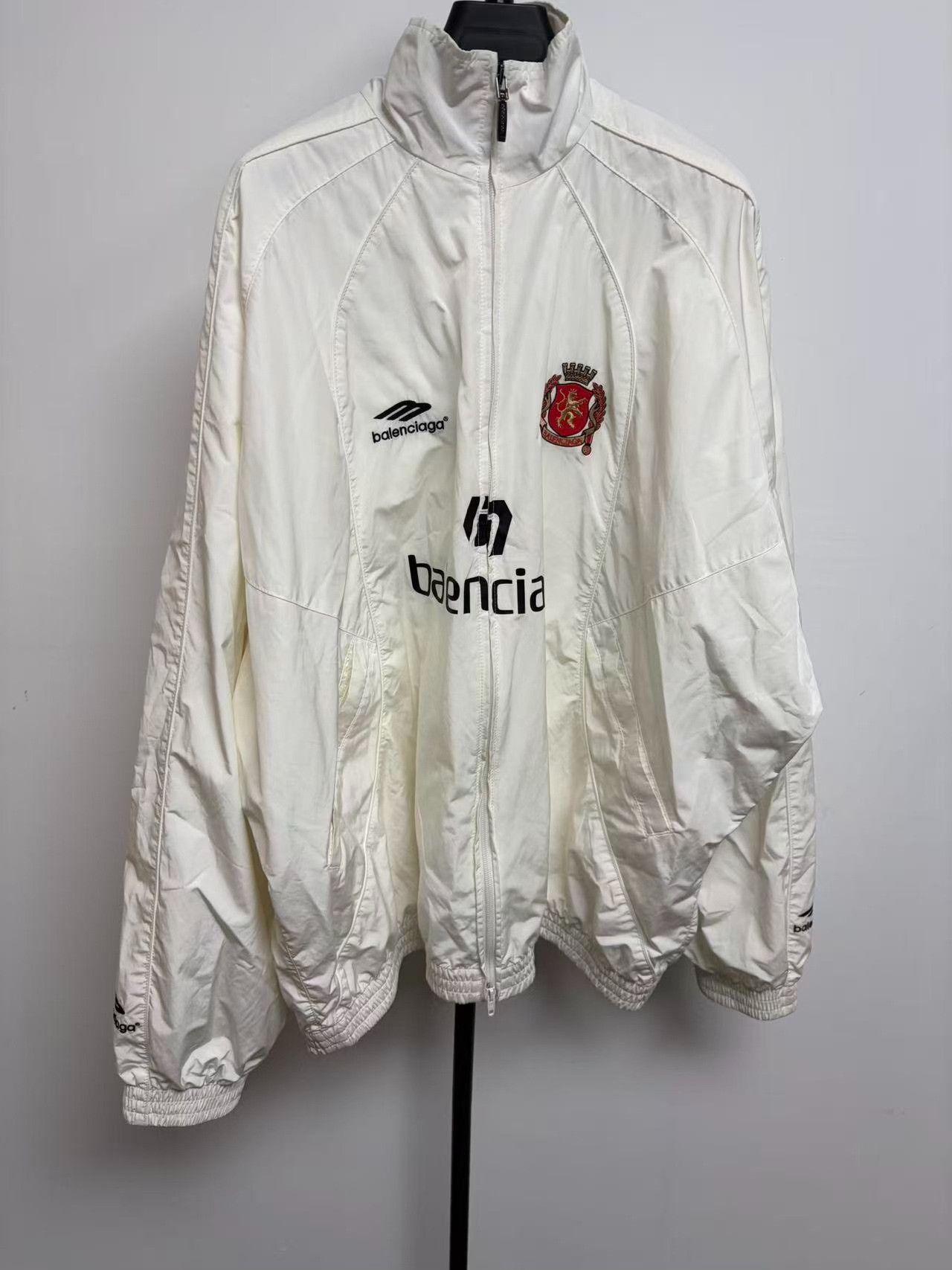 Balenciaga Balenciaga Beverly Hills Logo Light Jacket Size 48 Size US M / EU 48-50 / 2 - 2 Thumbnail