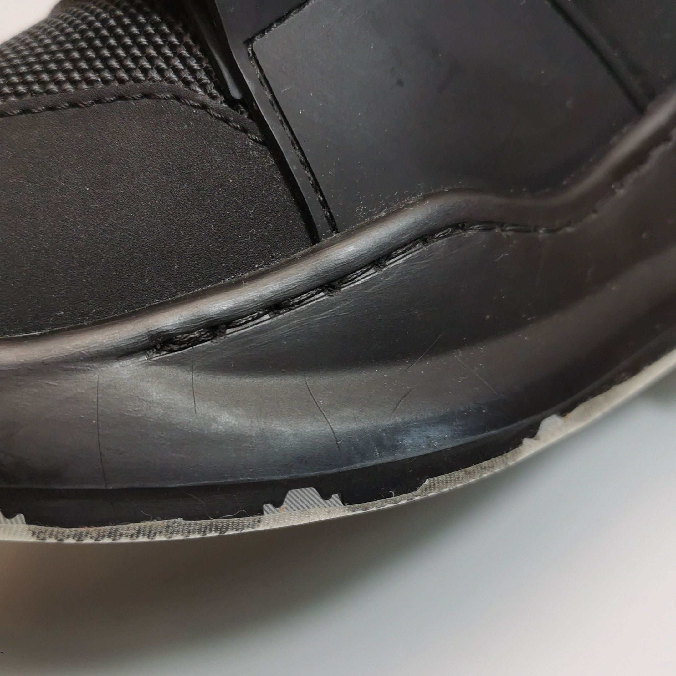 Burberry Burberry Men 6 Lowtop Sneakers Size US 6 / EU 39 - 9 Thumbnail