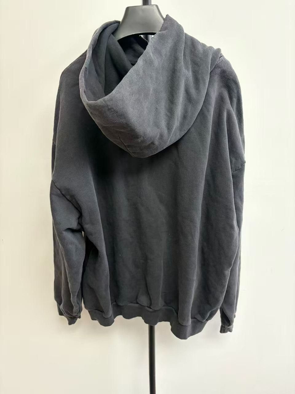 Balenciaga Balenciaga BB Laurel Logo Hoodie Black Size M Size US M / EU 48-50 / 2 - 3 Thumbnail